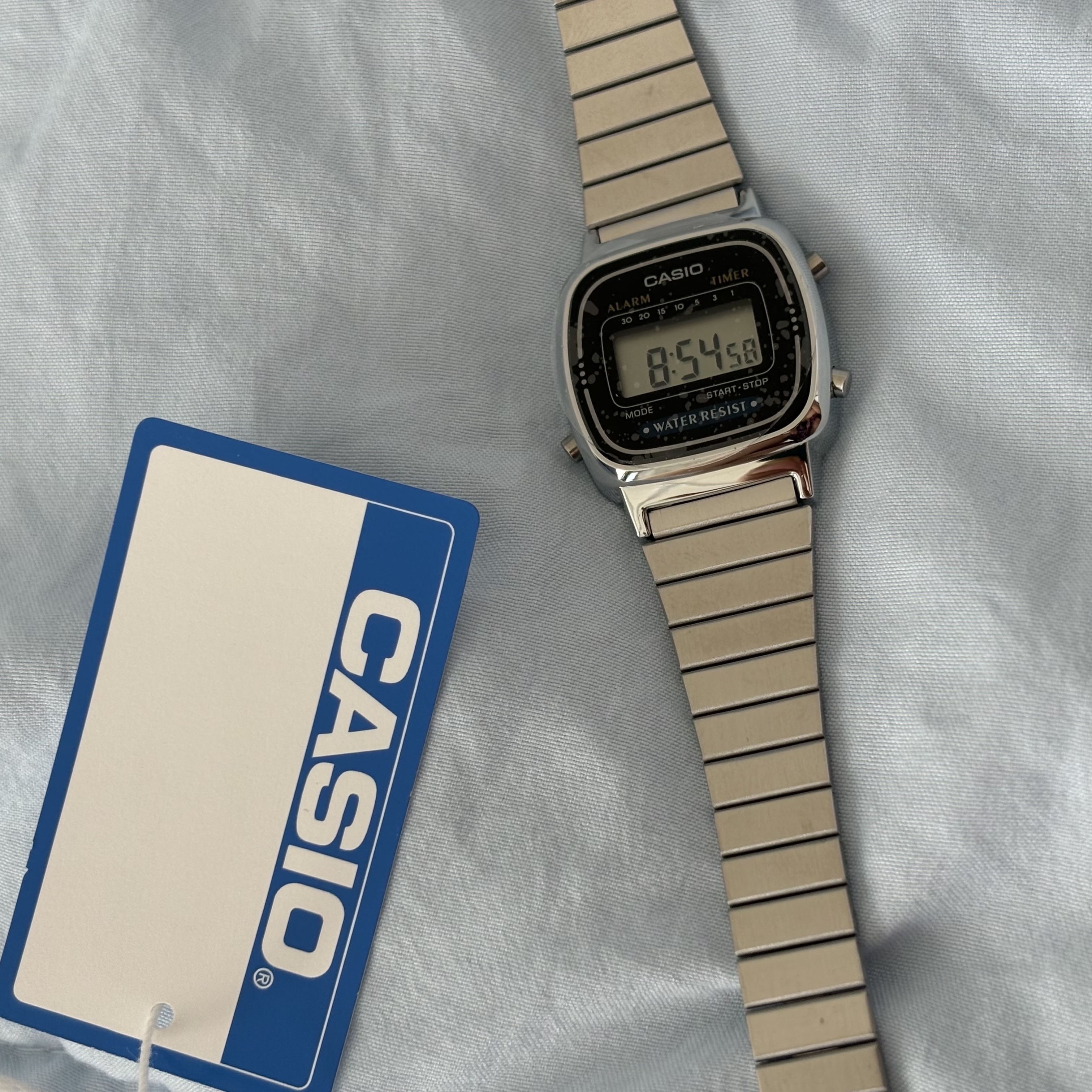 Casio LA670WA-1 착용 스타일