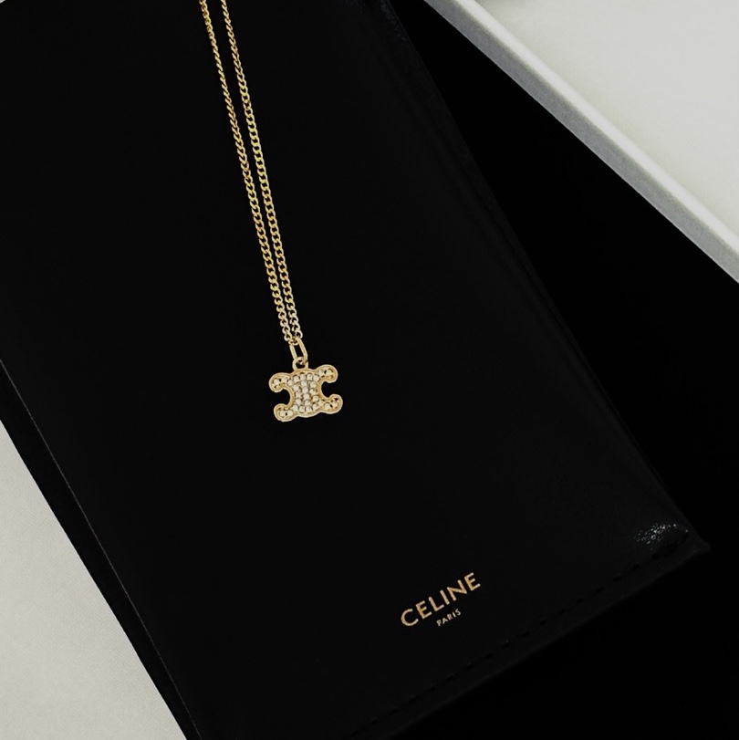 (W) Celine Triomphe Rhinestone Necklace in Brass with Gold Finish and Crystals Gold 착용 스타일