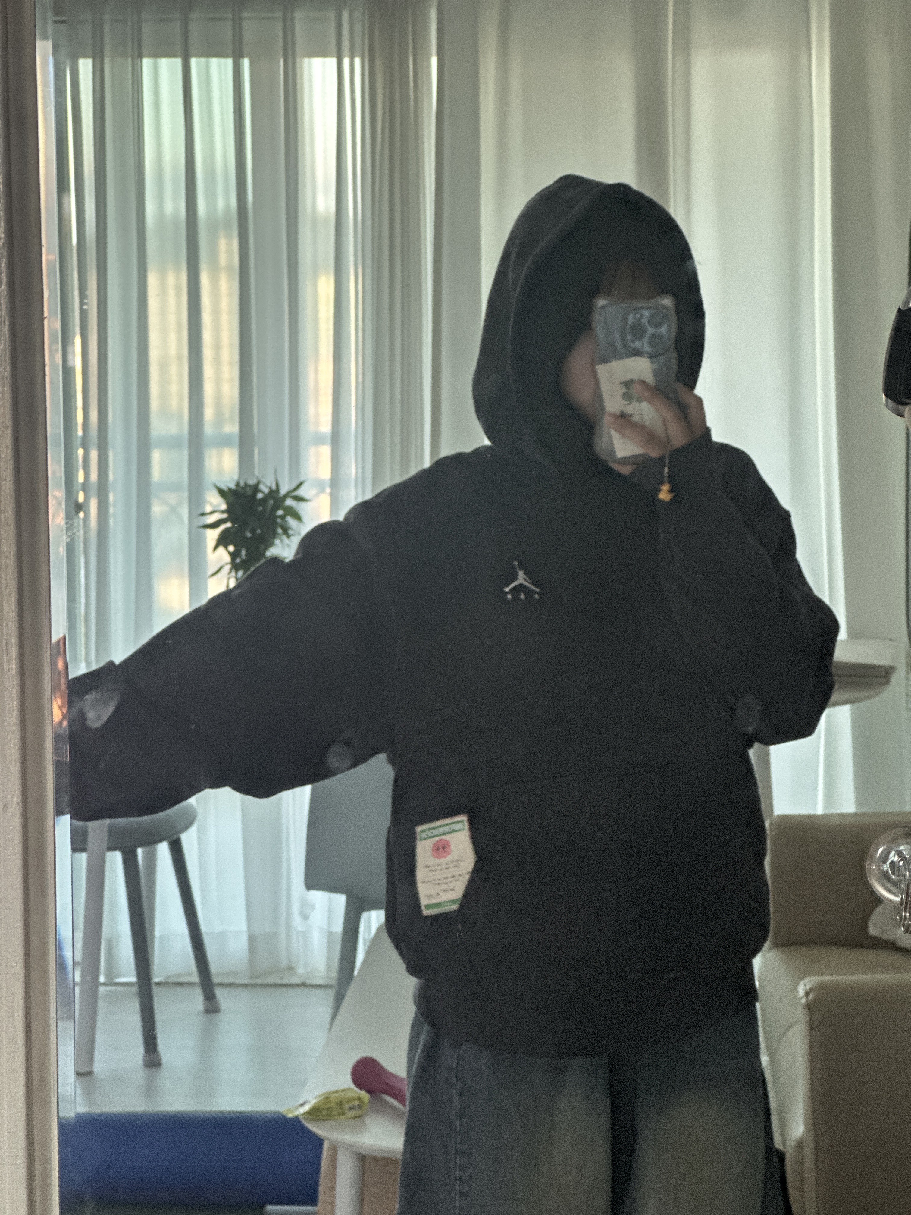 Jordan x J Balvin Hoodie Black - Asia 착용 스타일 - 1
