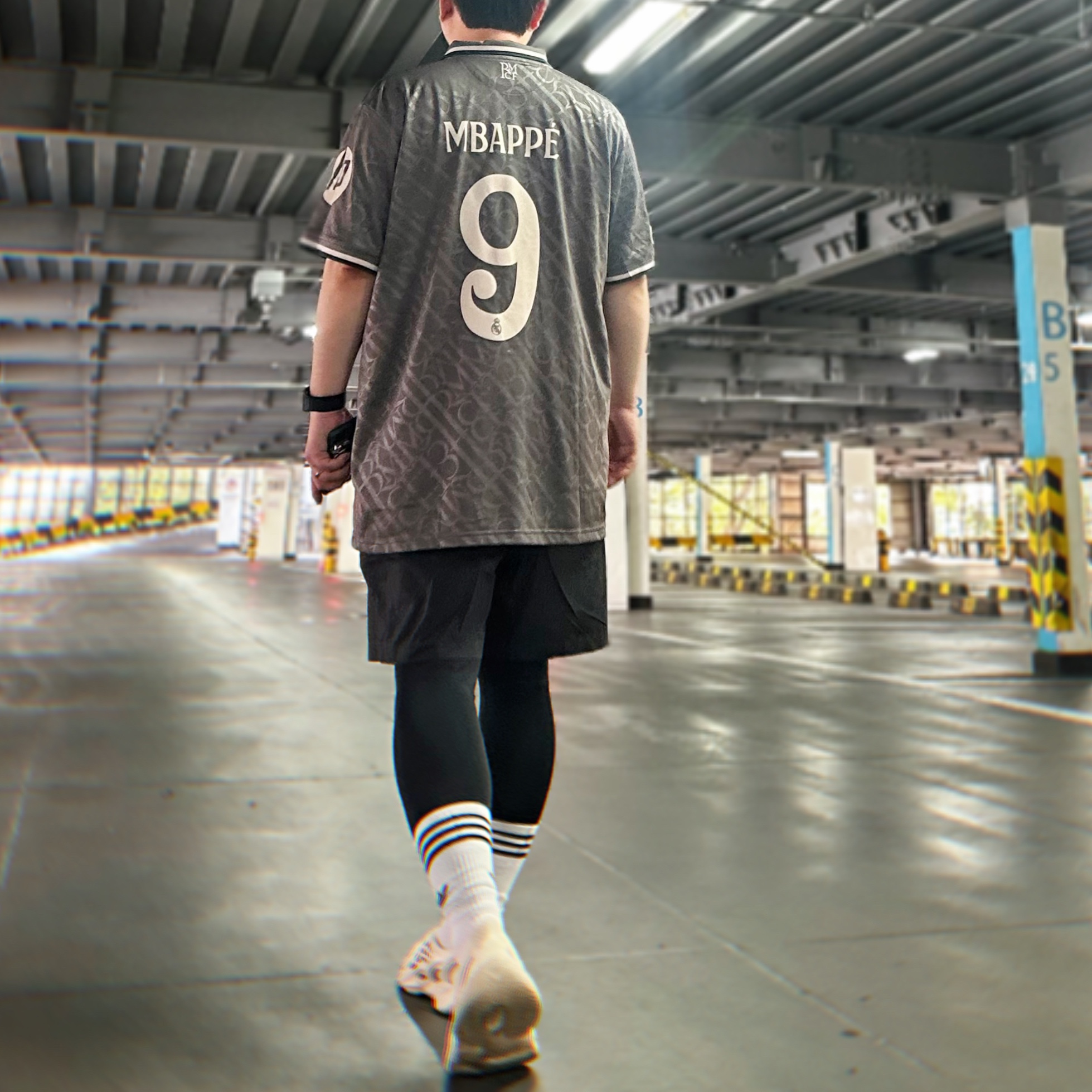 Adidas Real Madrid 2024/25 3rd Jersey Charcoal - US Sizing (Non Marking Ver.), Adidas Yeezy Foam RNNR Sand 착용 스타일