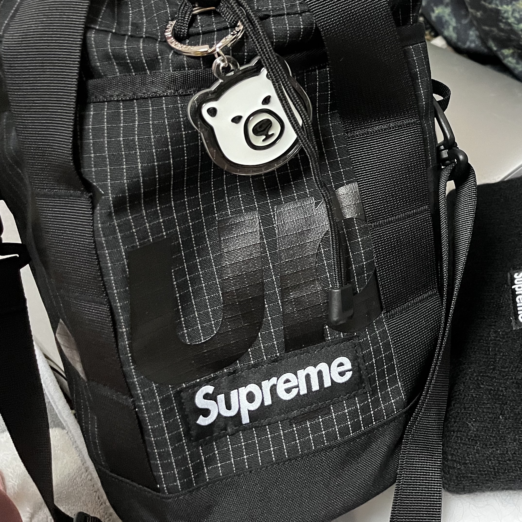 Supreme Cinch Bag Black - 24SS 착용 스타일