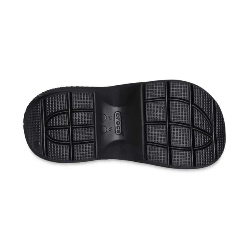 Crocs x Wednesday Stomp Clog Black 착용 스타일 - 4