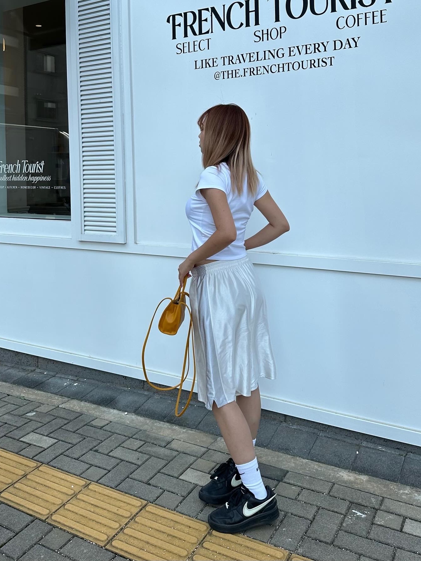 Telfar Small Shopping Bag Mustard, Nike x Ambush Air Force 1 Low SP Black 착용 스타일 - 3