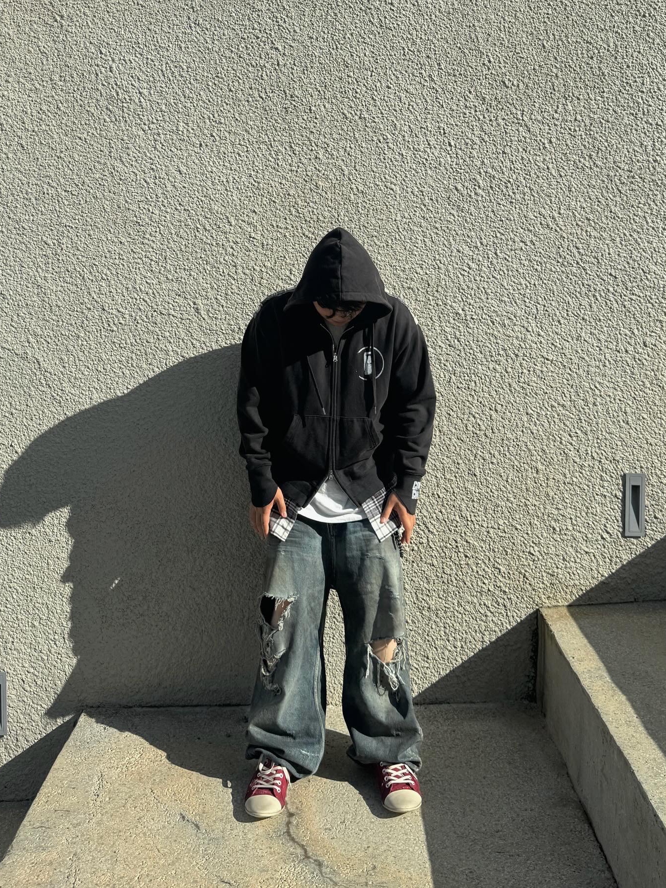 Balenciaga Baggy Pants Light Blue, Balenciaga Paris Ultra Flat High Top Sneakers Red 착용 스타일