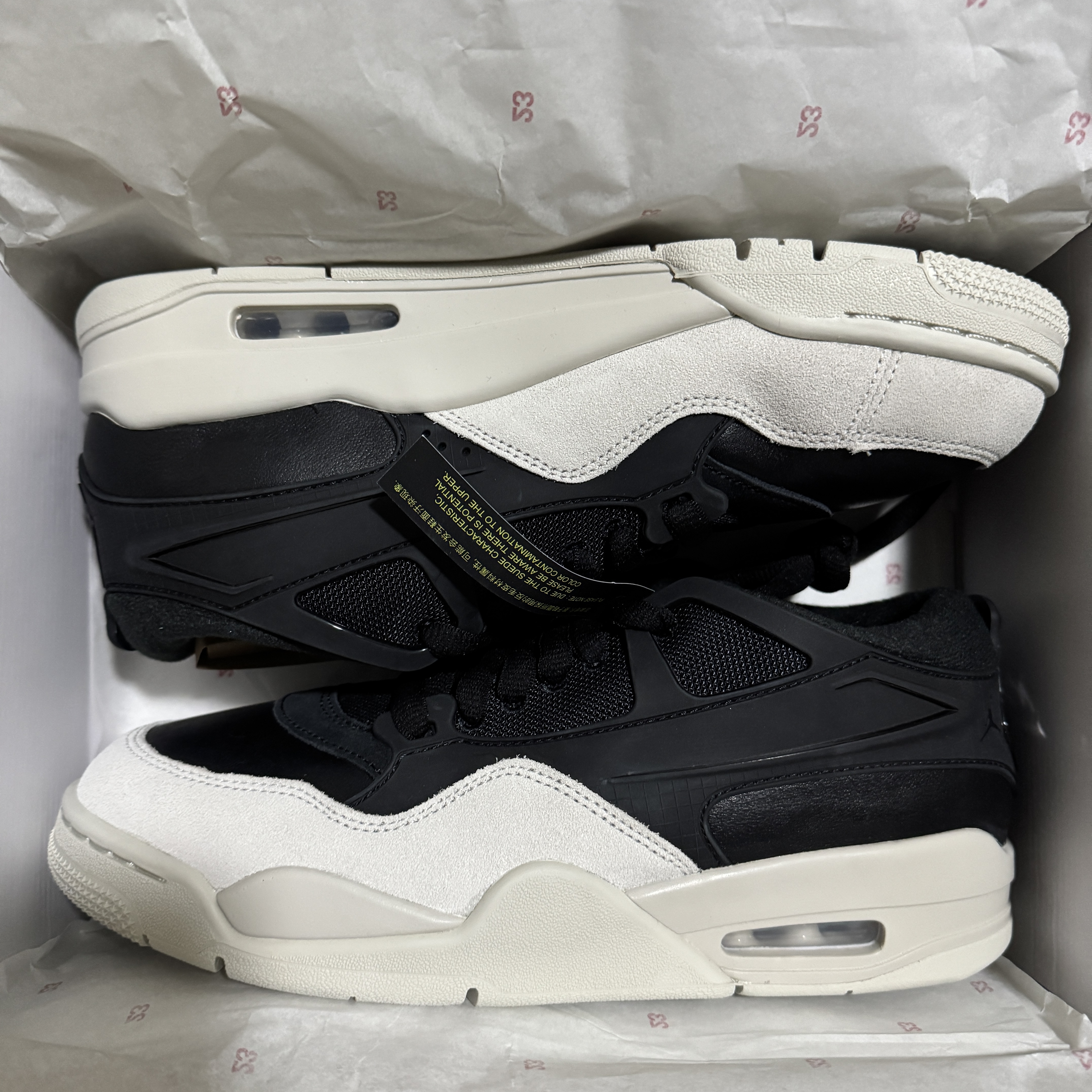 Jordan 4 RM Black Light Bone Dark Grey 착용 스타일