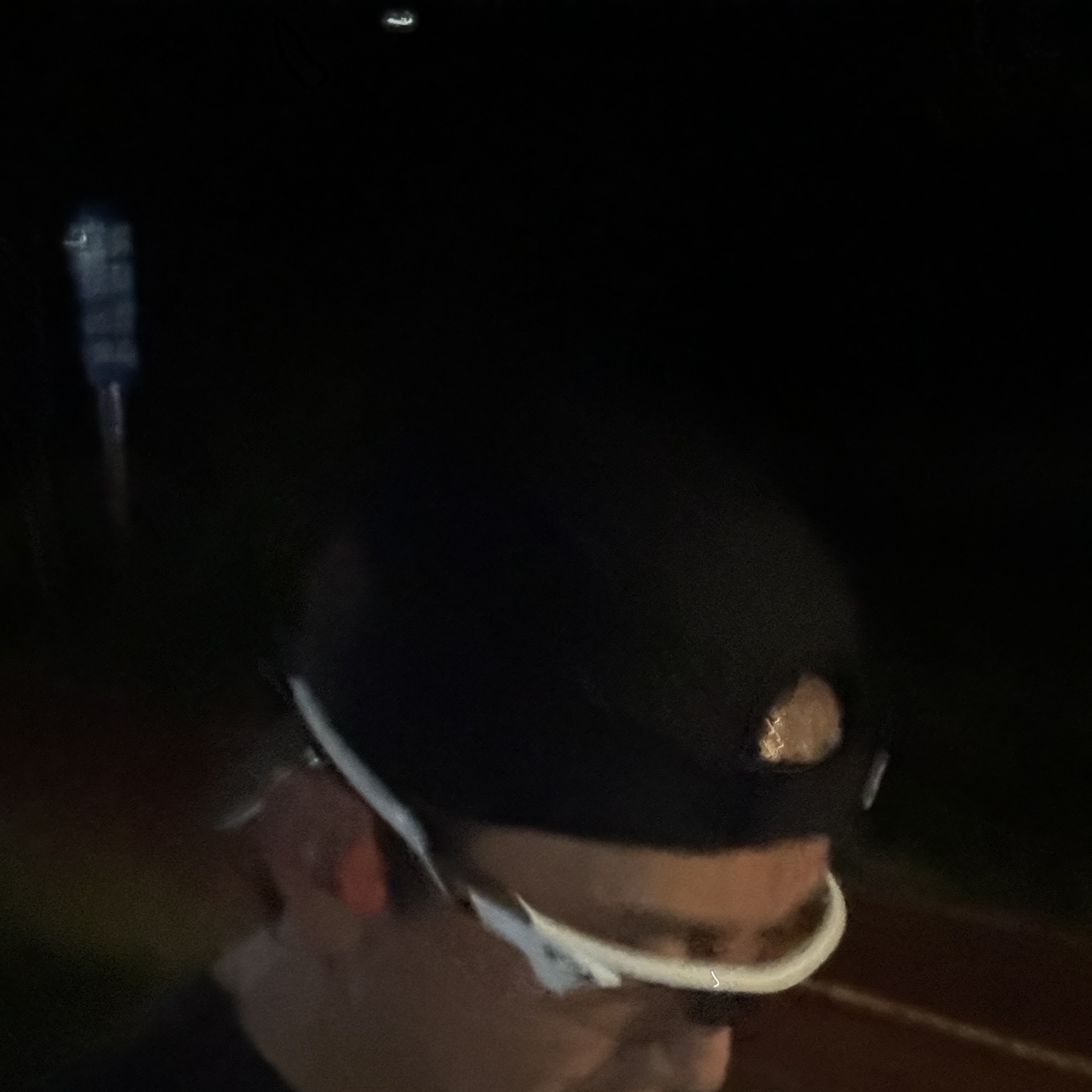 Oakley Radarlock Path White Out Frame Clear To Black Iridium Photochromic Lenses Low Bridge Fit, Nike Aerobill Tailwind Running Cap Black 착용 스타일 - 2