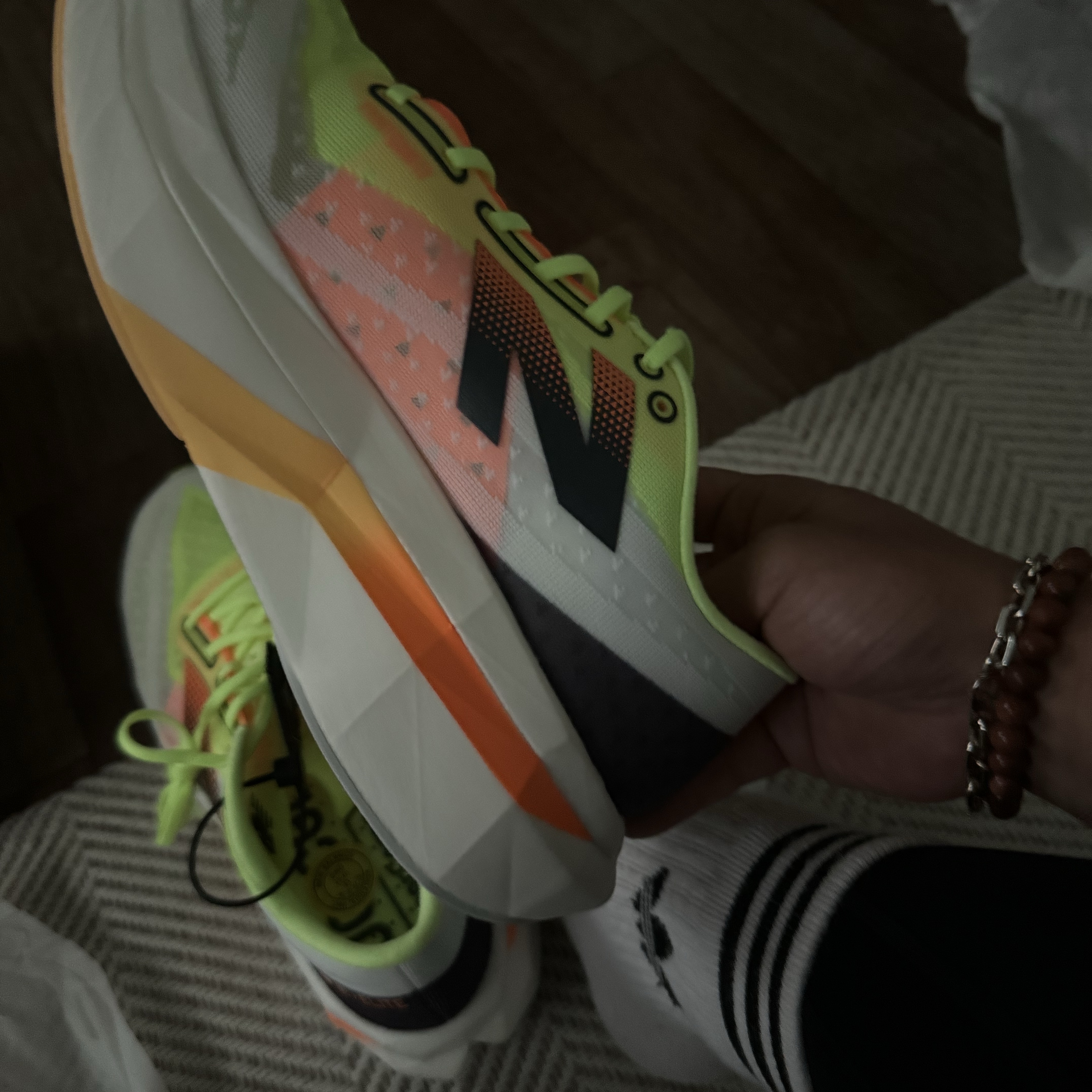 New Balance Fuelcell Supercomp Elite v4 White Bleached Lime Glow - D Standard 착용 스타일