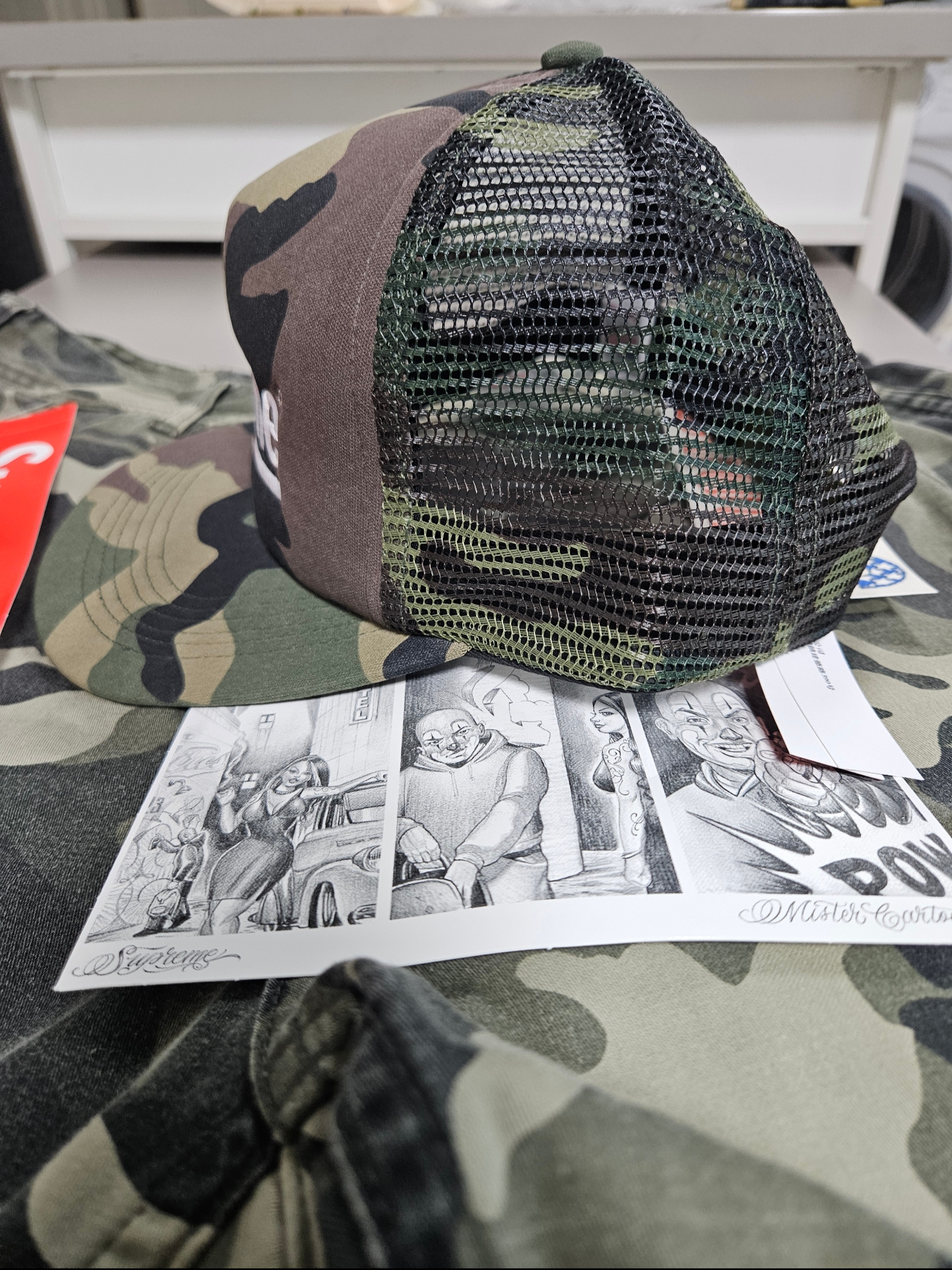 Supreme Underline Mesh Back 5-Panel Woodland Camo - 24FW 착용 스타일 - 2