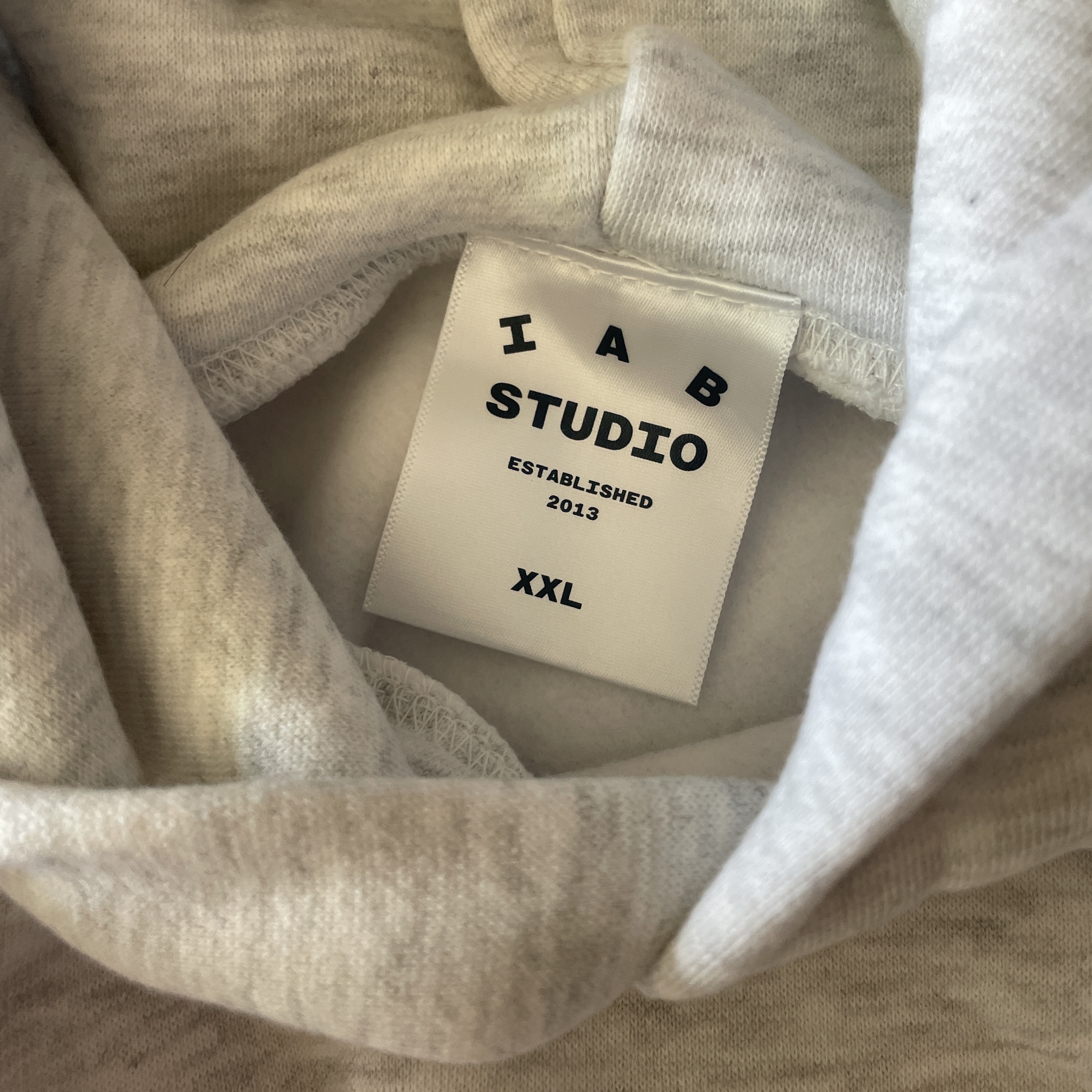 IAB Studio Hoodie Light Gray 착용 스타일 - 5