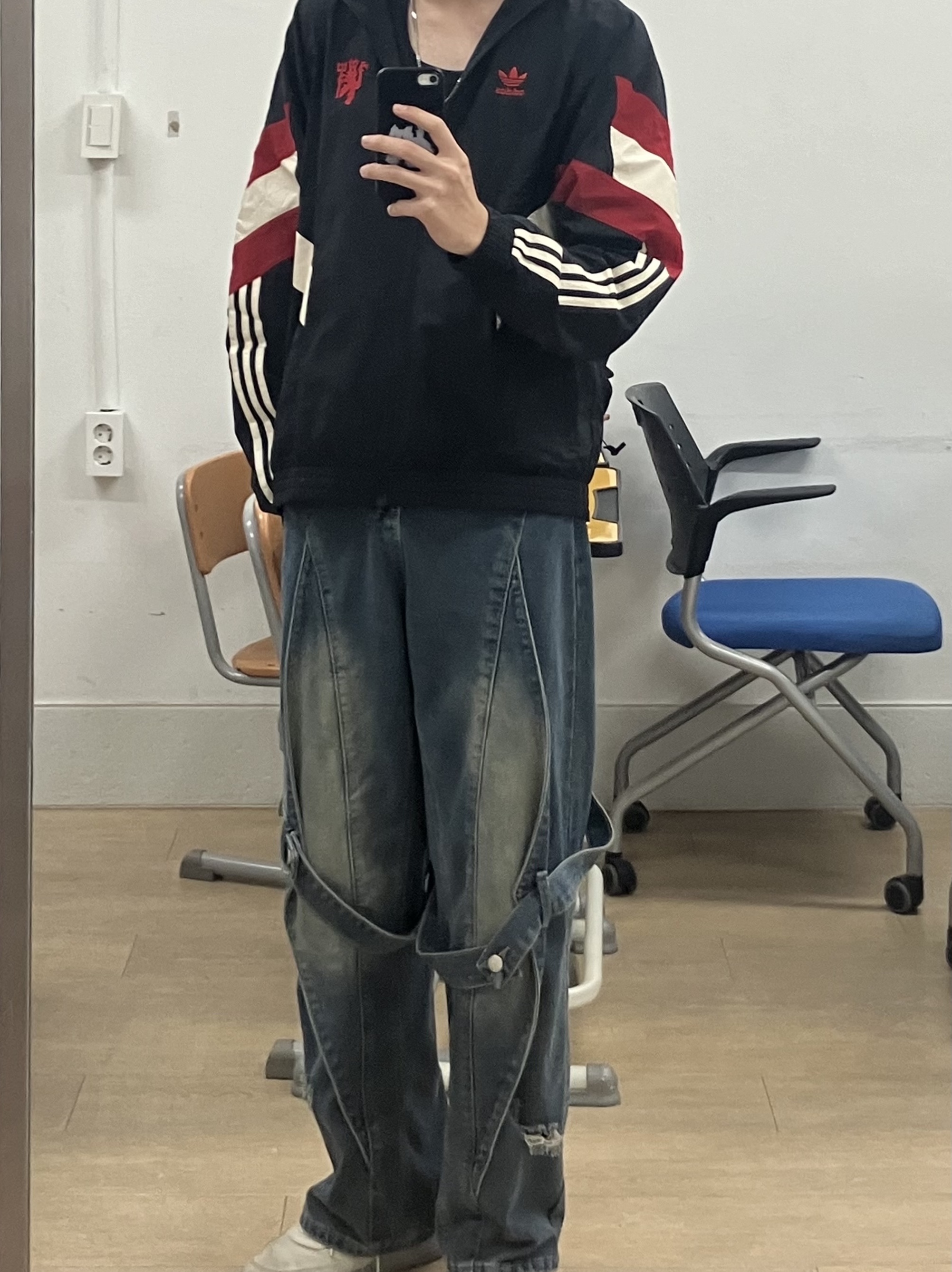 Adidas Manchester United Originals Track Top Black Red - KR Sizing 착용 스타일