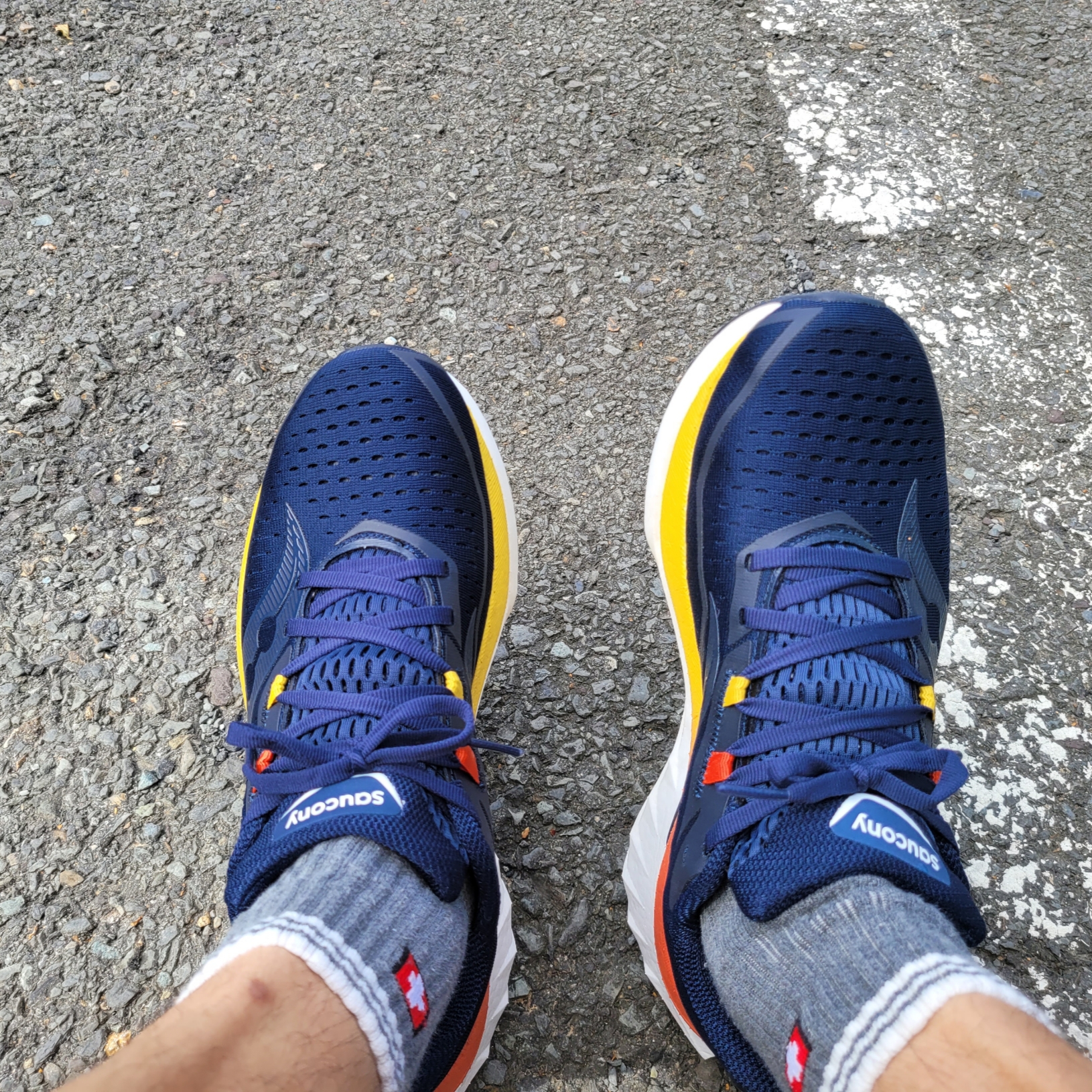 Saucony Endorphin Speed 4 Blue 착용 스타일