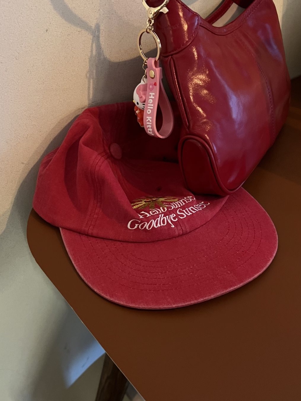 HS x Hank Relaxed Fit Cap Red 착용 스타일 - 2