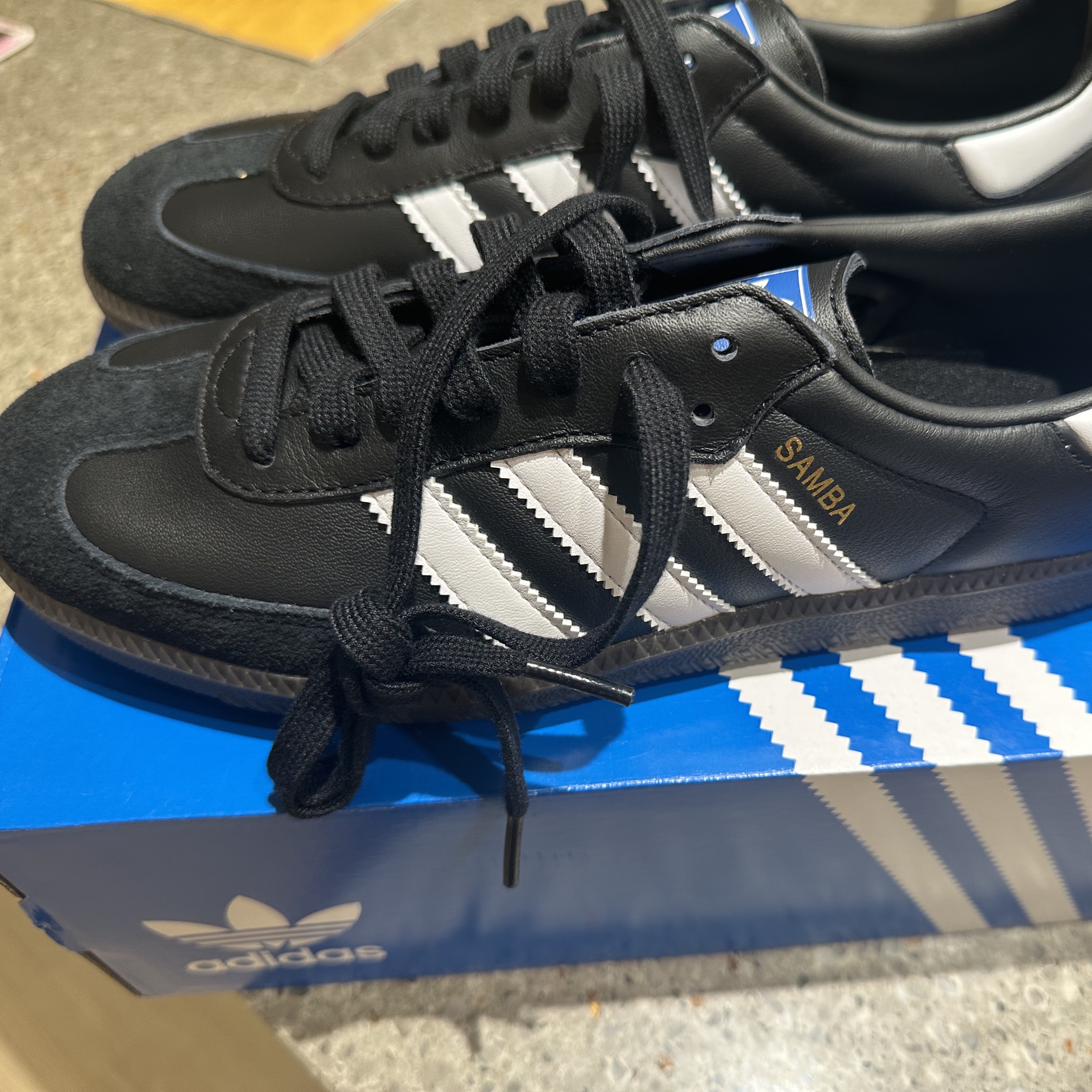 Adidas Samba OG Black White Gum 착용 스타일