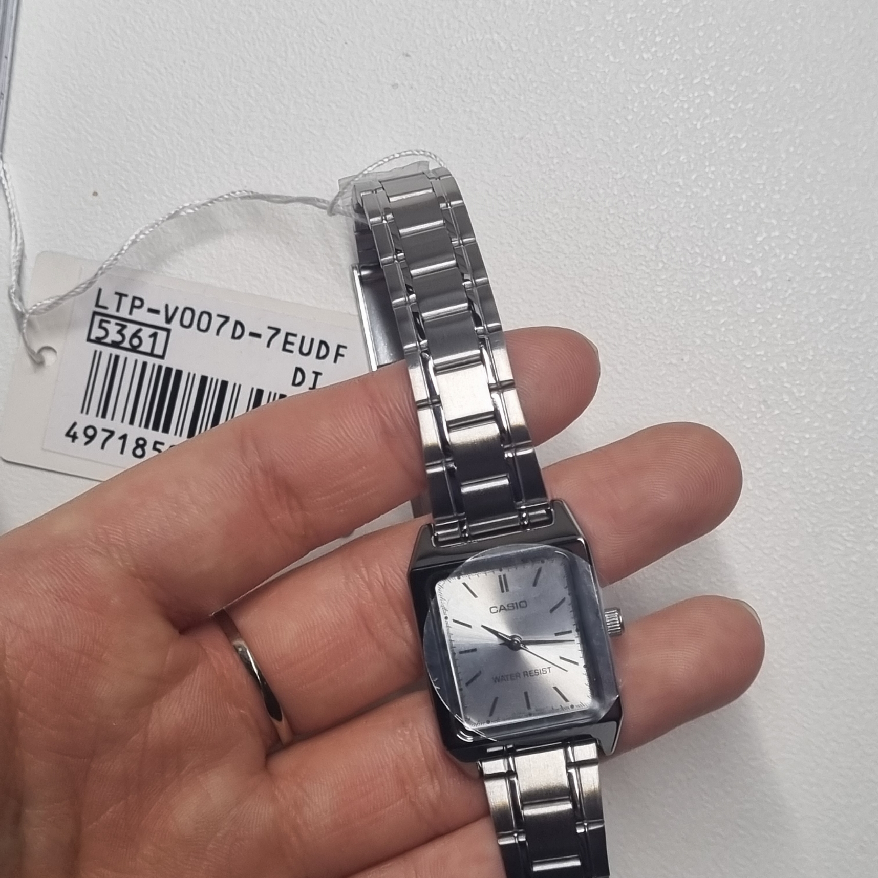 Casio LTP-V007D-7E 착용 스타일
