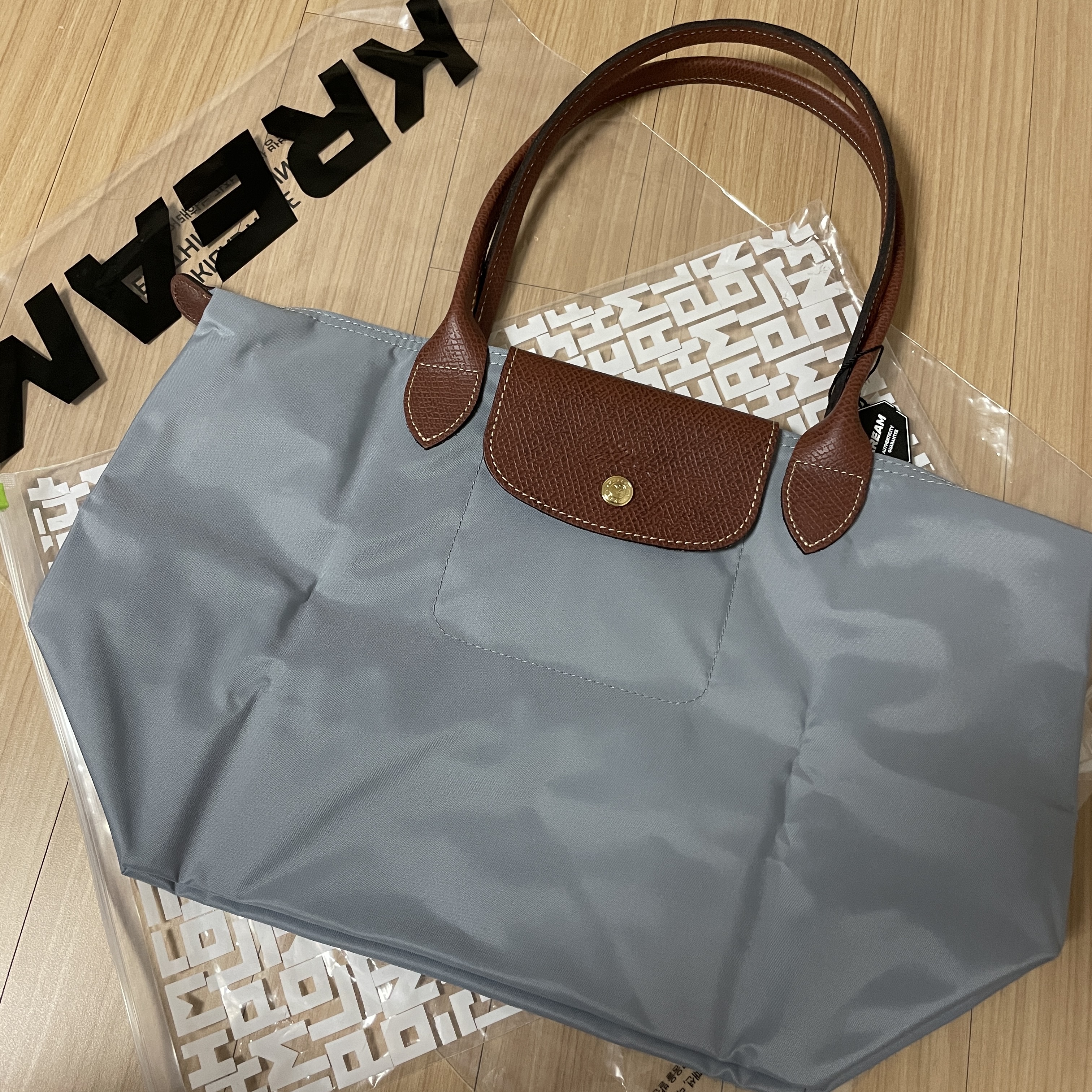 Longchamp Le Pliage Original Tote Bag M Steel 착용 스타일 - 1
