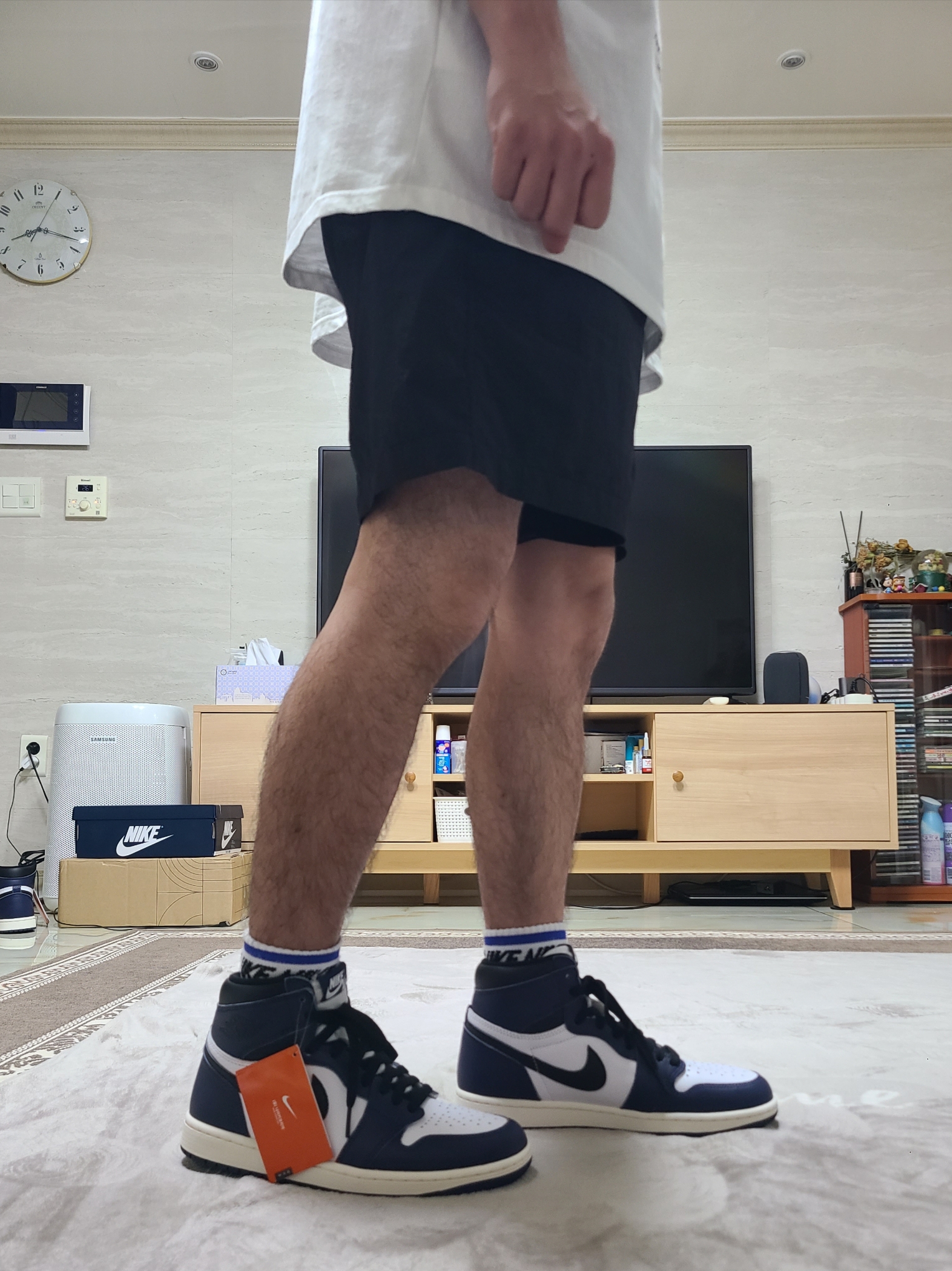 Jordan 1 Retro High OG Midnight Navy 착용 스타일 - 4