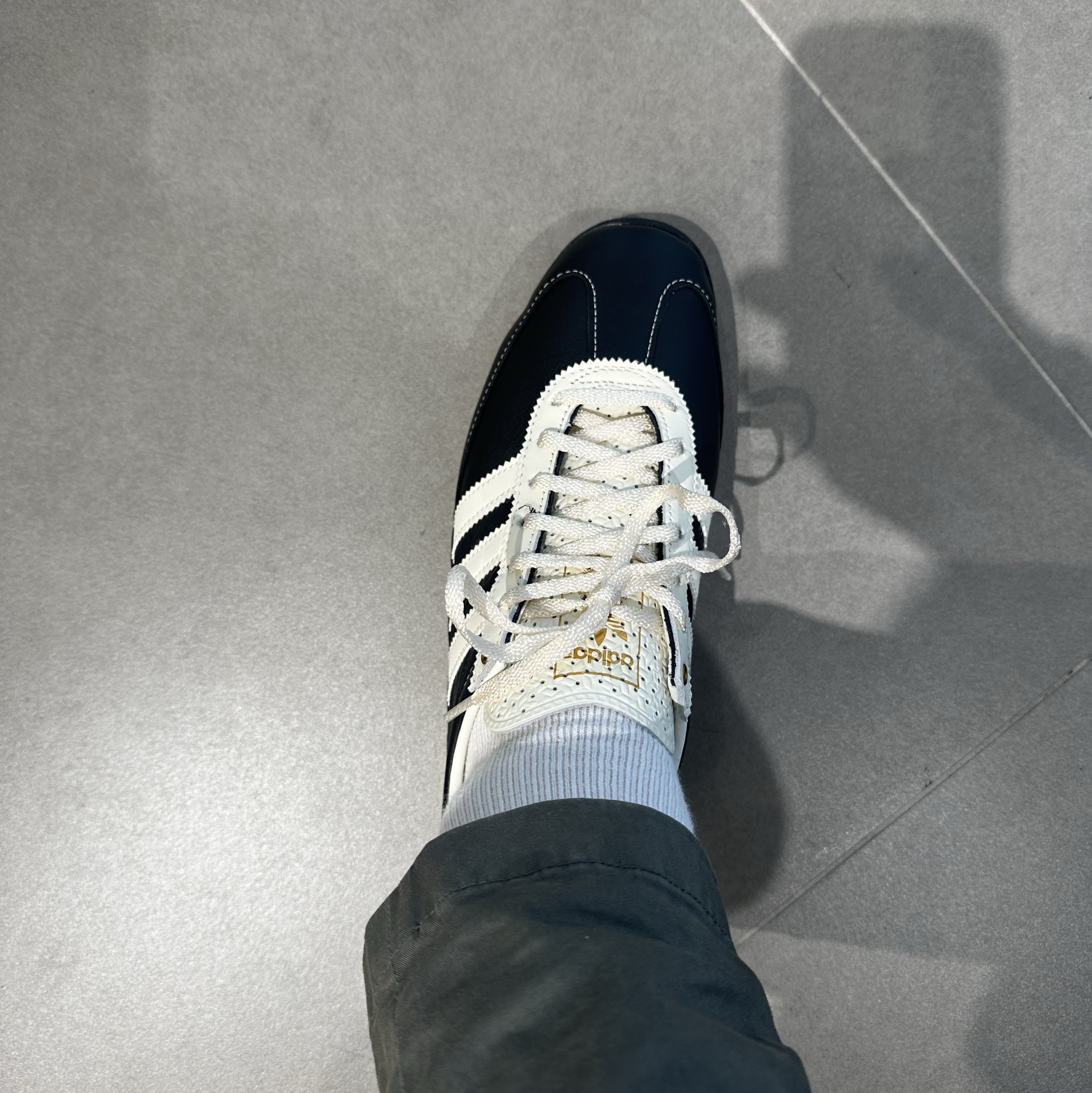 (W) Adidas SL 72 OG Core Black Off White 착용 스타일 - 1