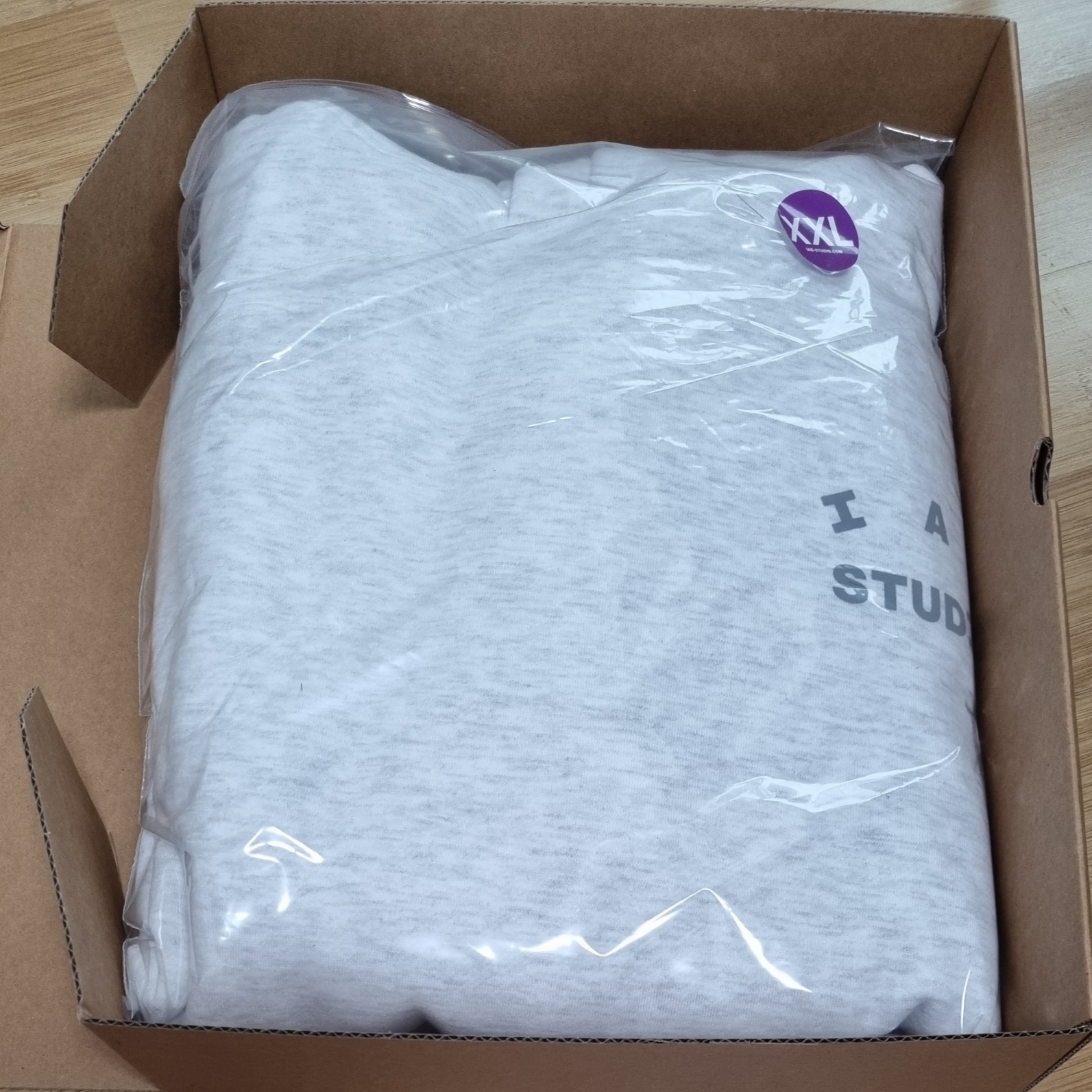 IAB Studio Hoodie Light Gray 착용 스타일
