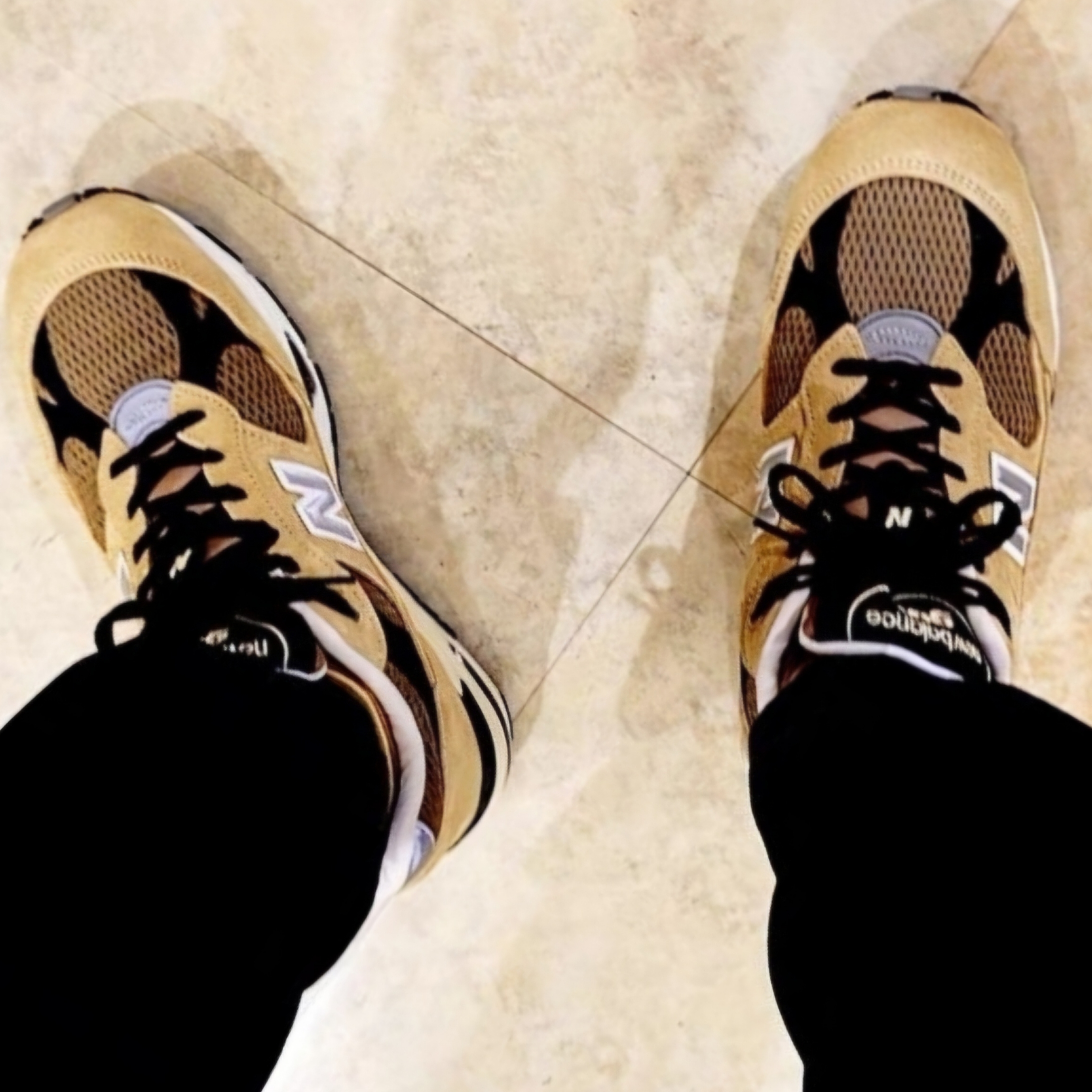 New Balance 991 Made in UK Finale Pale Khaki Silver Mink 착용 스타일