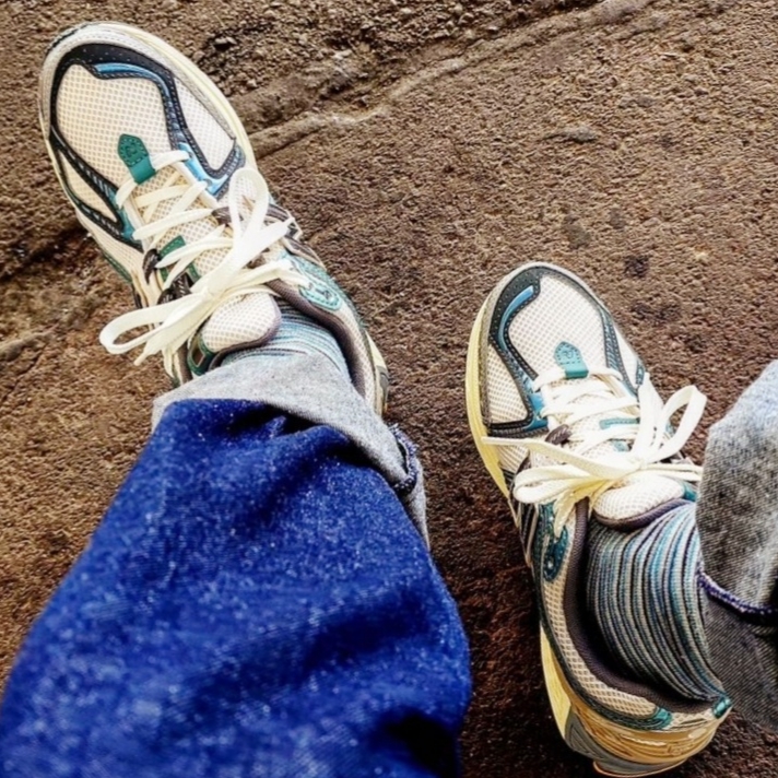 New Balance 1906R Metallic Teal 착용 스타일