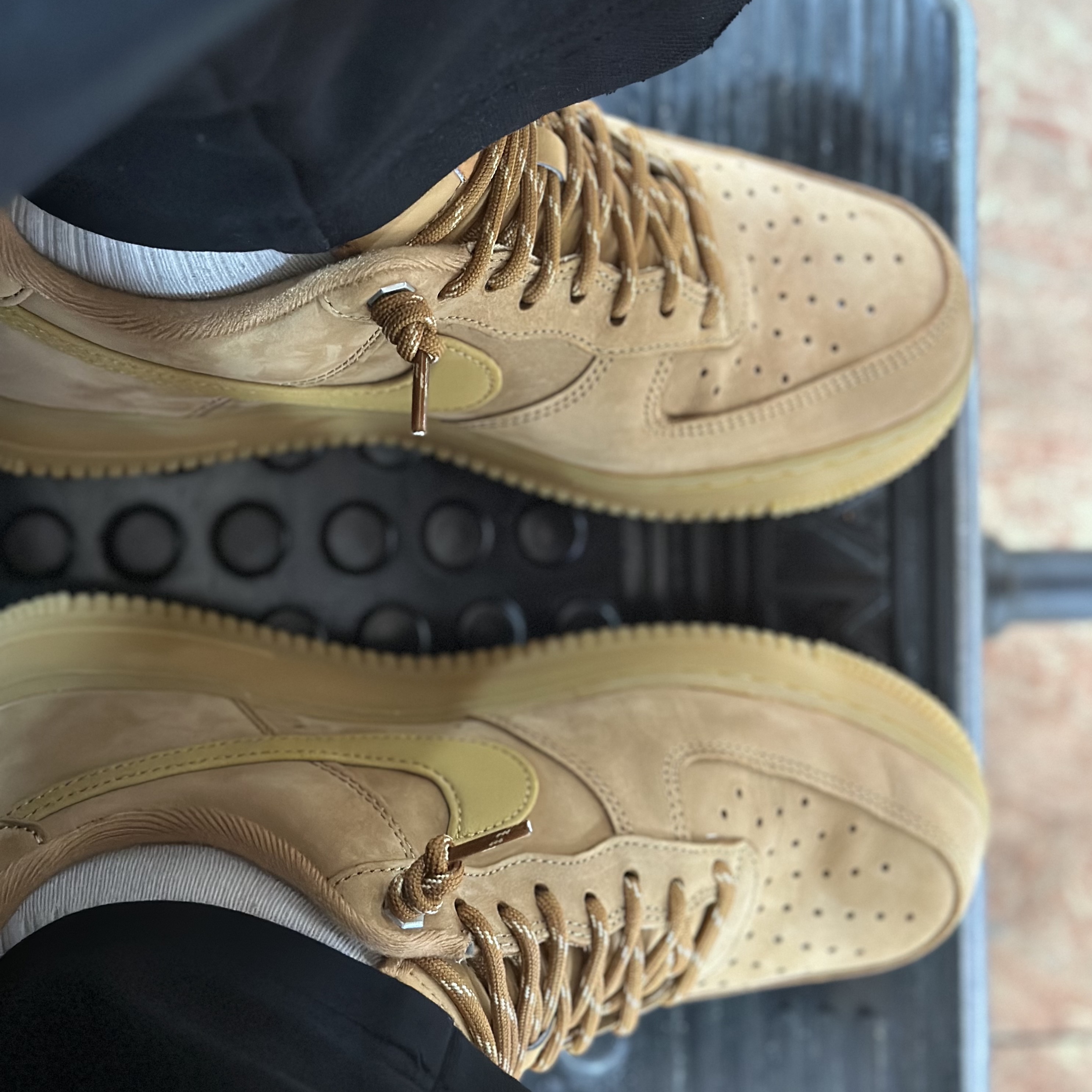 Nike Air Force 1 '07 WB Flax 착용 스타일