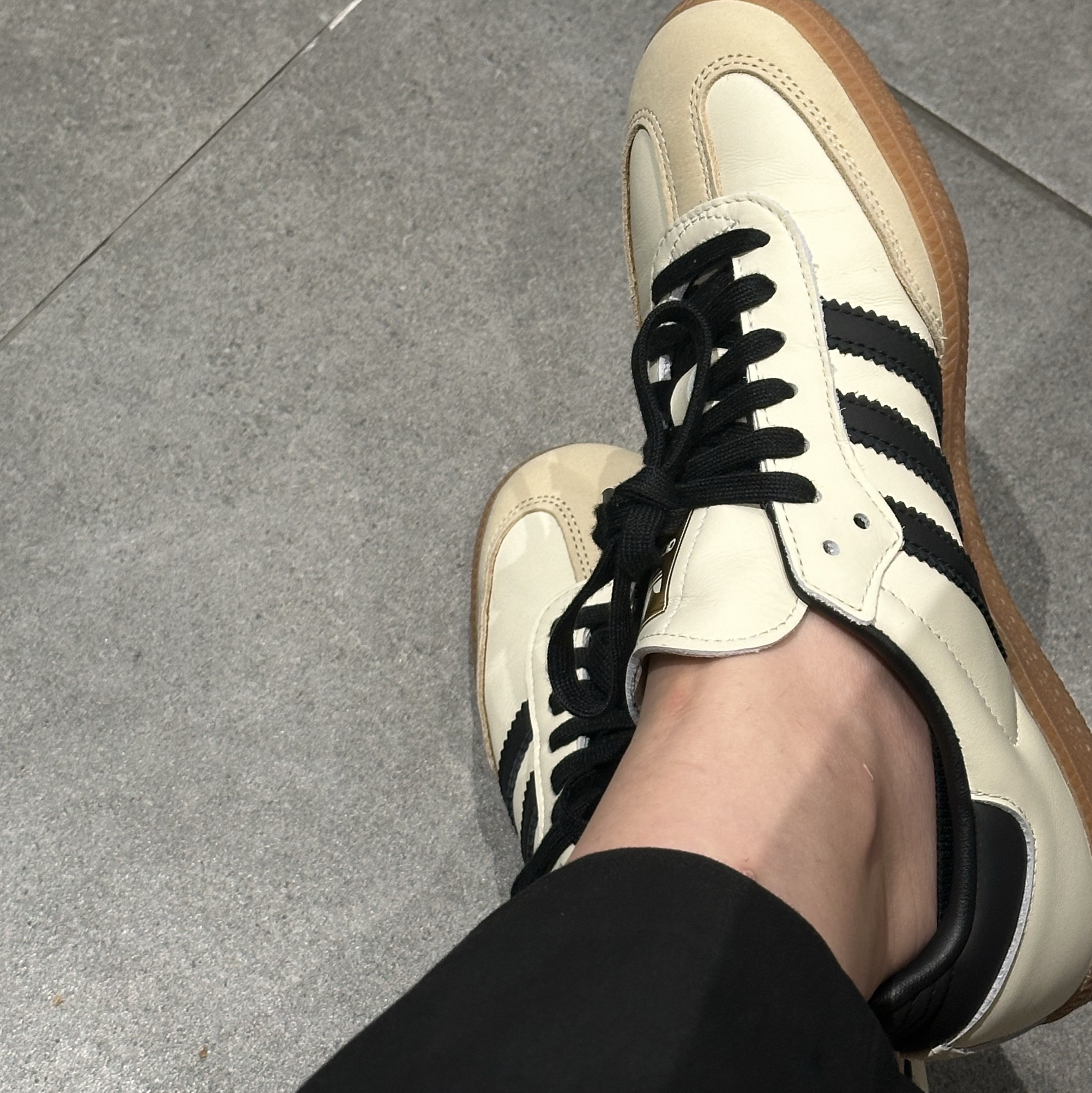 (W) Adidas Samba OG Cream White Core Black 착용 스타일