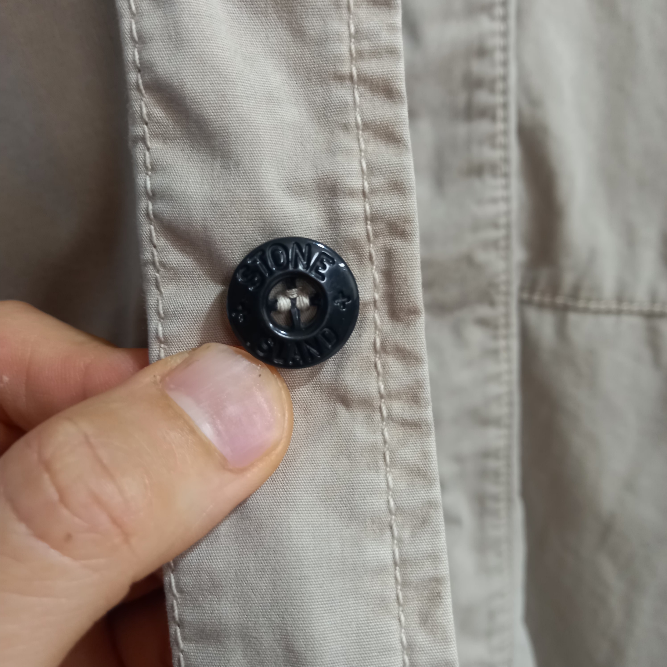 Stone Island 115WN Old Treatment Overshirt Dove Grey - 23SS 착용 스타일 - 8