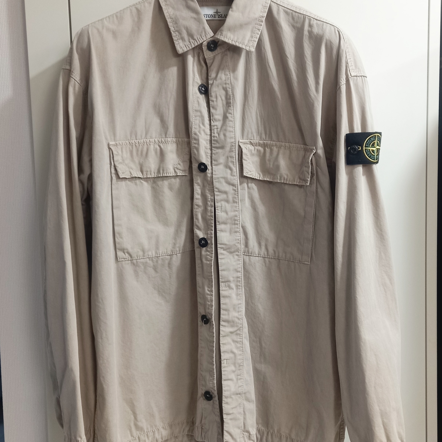 Stone Island 115WN Old Treatment Overshirt Dove Grey - 23SS 착용 스타일 - 6