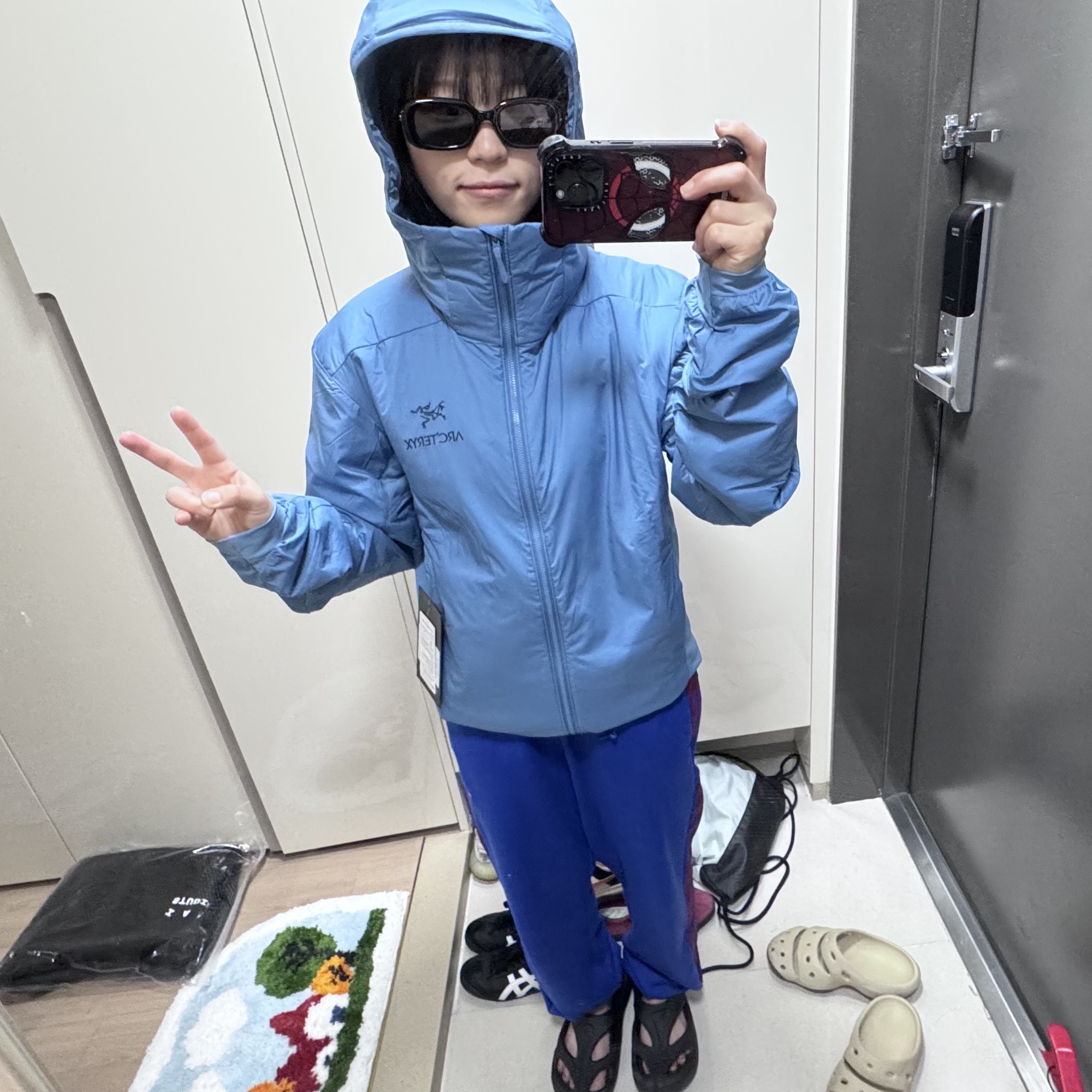 Arc'teryx Atom Hoody Stone Wash 착용 스타일 - 1