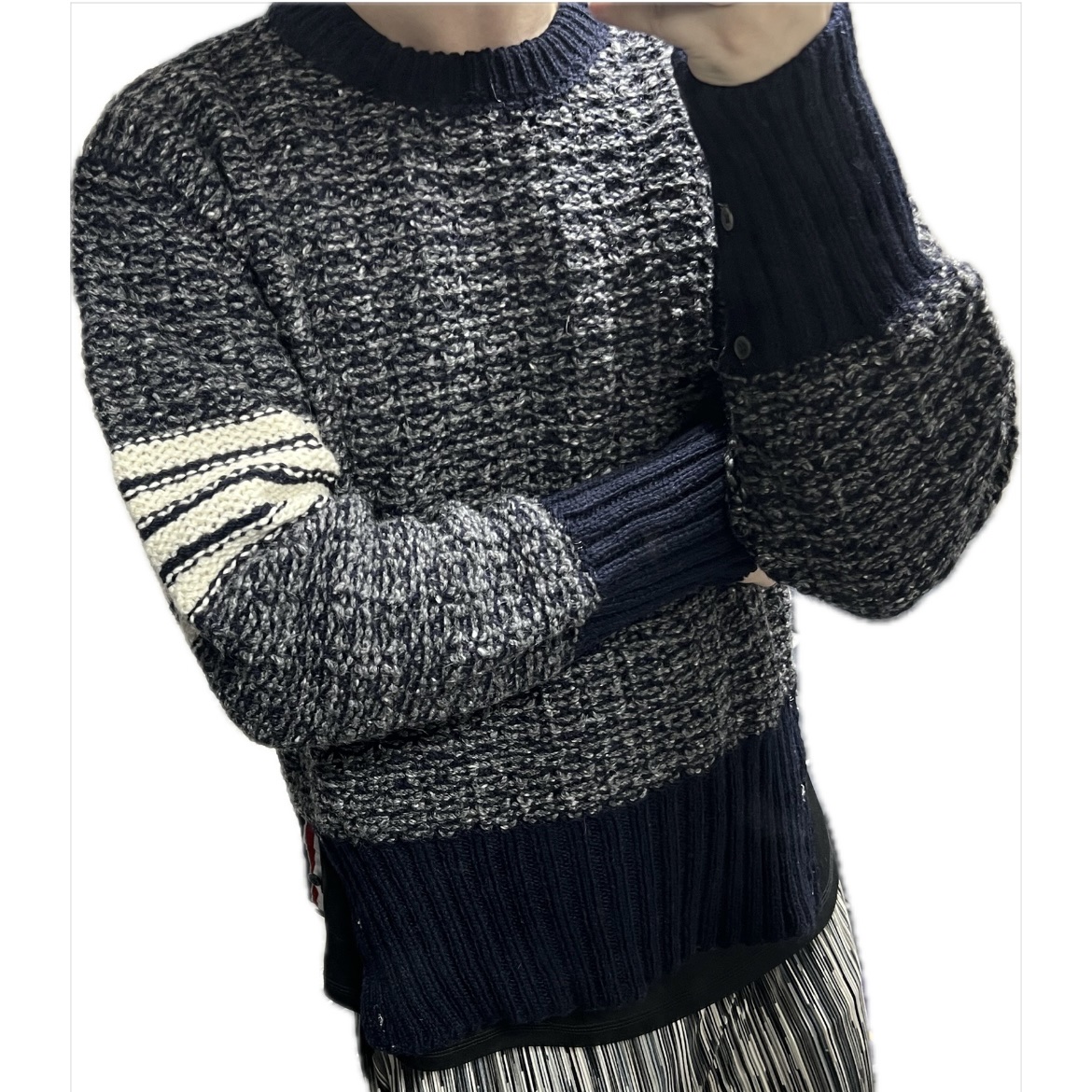 Thom Browne Mohair Tweed 4-Bar Classic Pullover Navy 착용 스타일