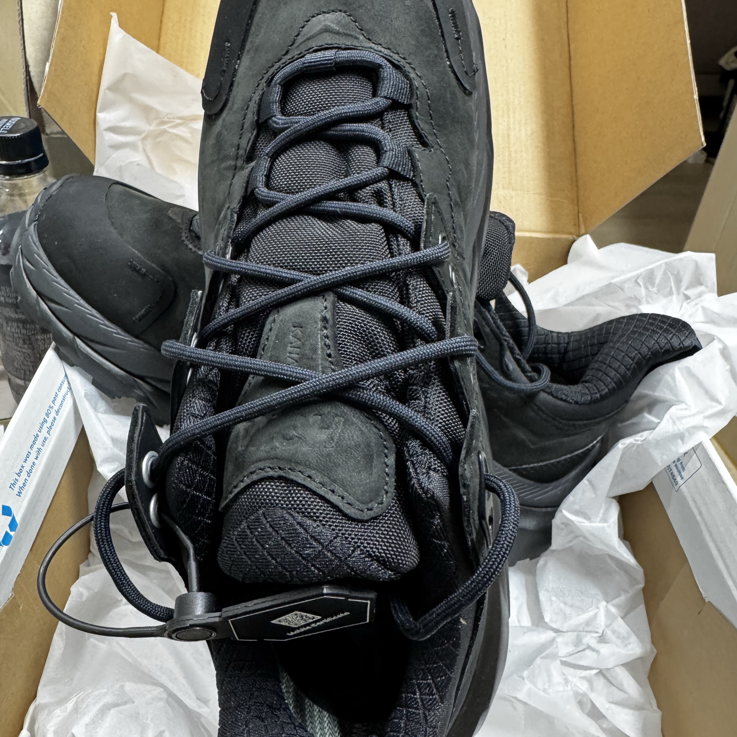 Hoka Kaha 2 Low Gore-Tex Black 착용 스타일 - 2