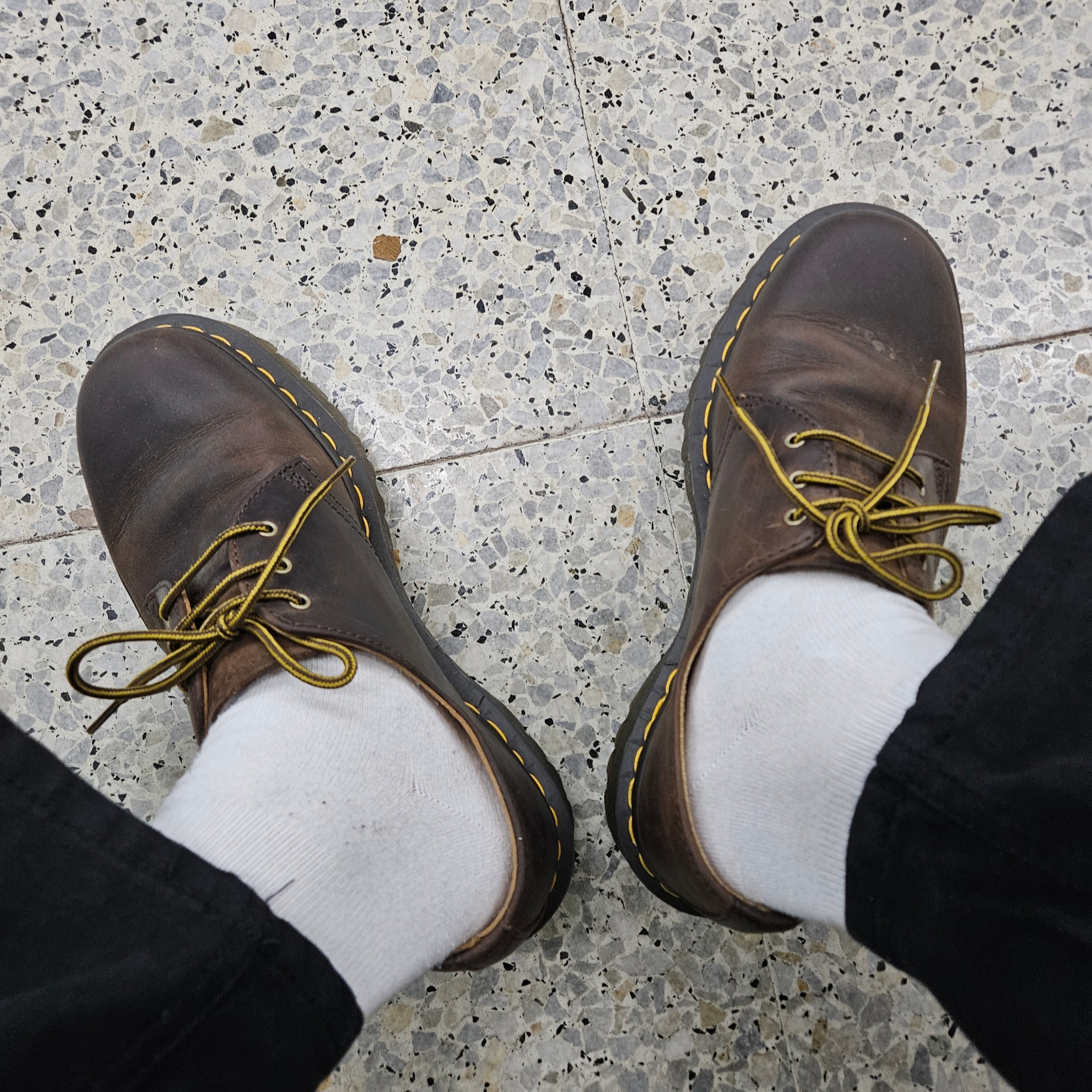 Dr. Martens 1461 Bex Crazy Horse Dark Brown 착용 스타일