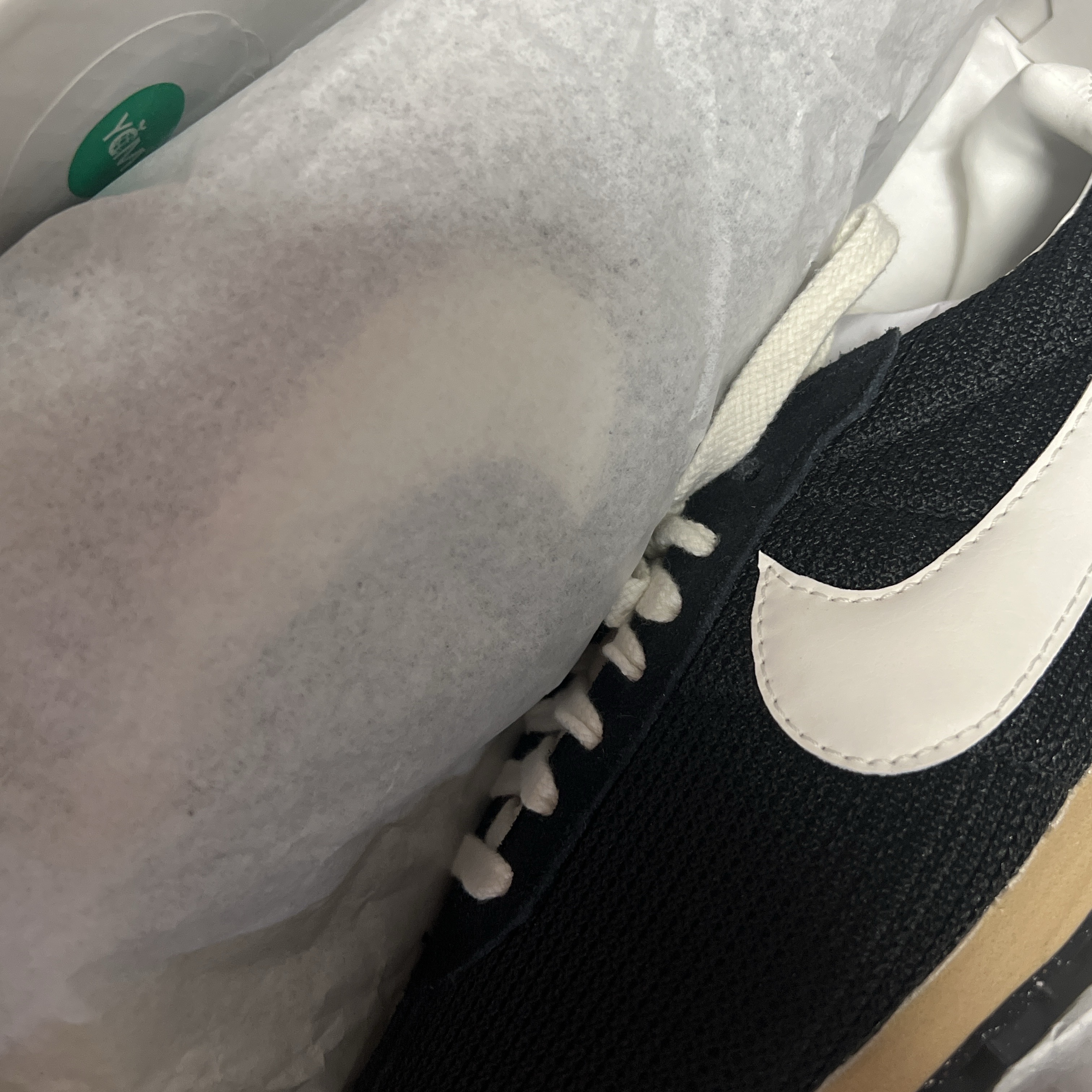 Nike Air Max Plus TNPO Wolf Grey and Black, Nike LD-1000 SP Black and Sail 착용 스타일 - 2