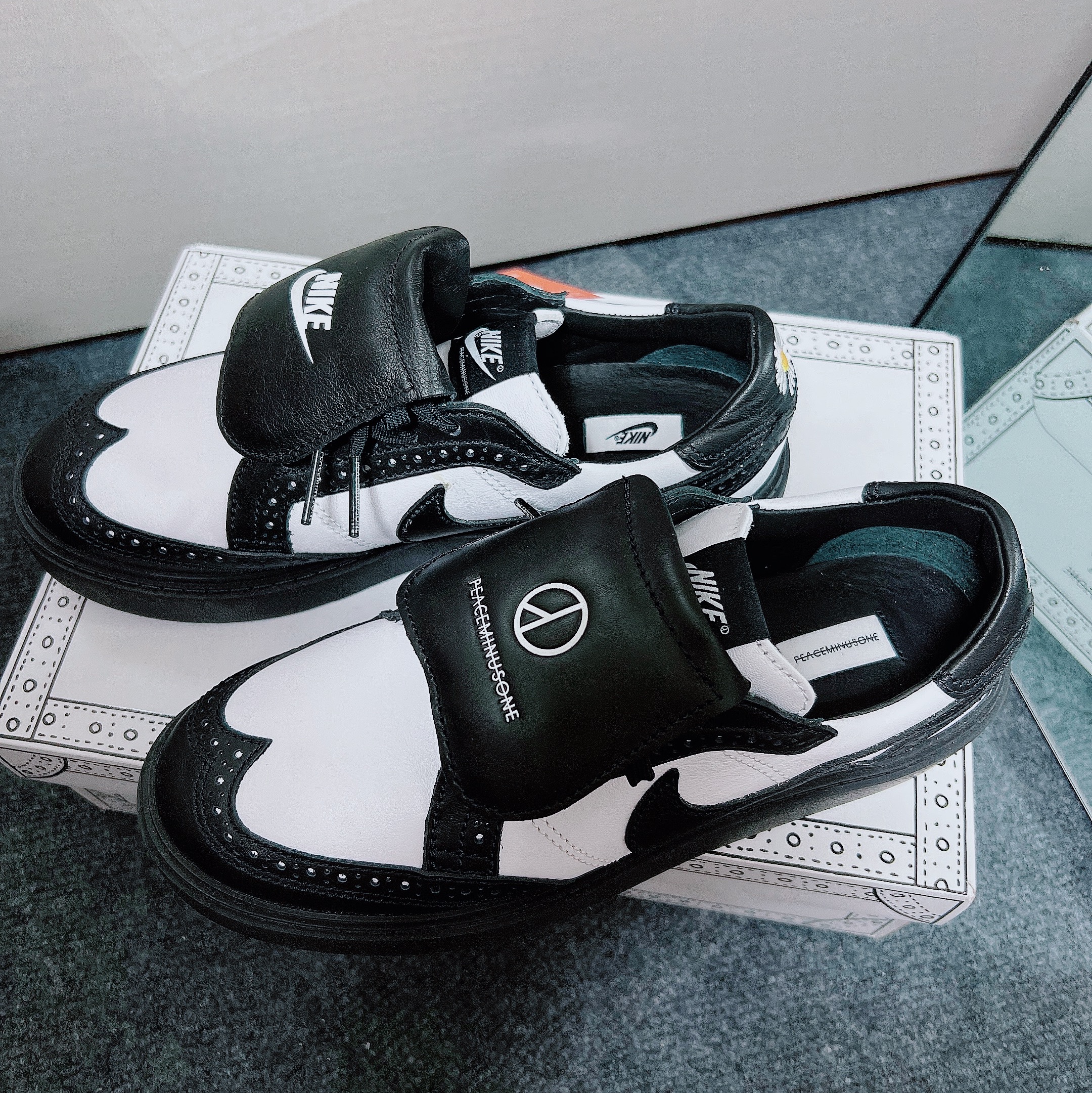 Nike x Peaceminusone Kwondo1 Black and White, IAB Studio Socks White (5 Pack) 착용 스타일 - 4