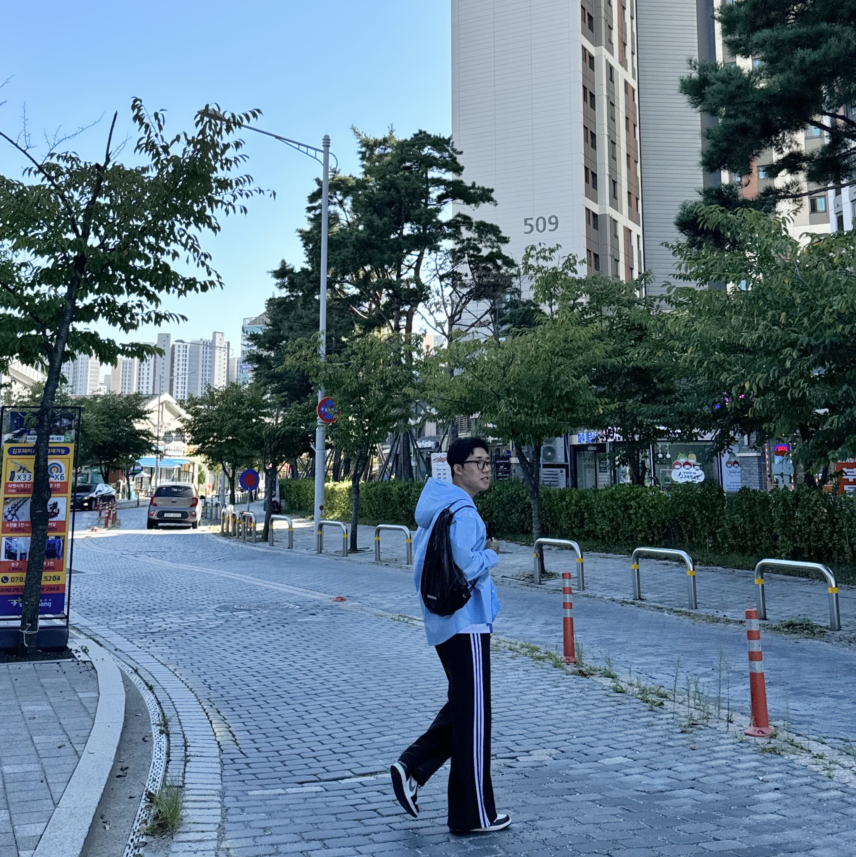 Jordan 1 Low Black Particle Grey, Matin Kim String Coating Backpack Black 착용 스타일 - 2