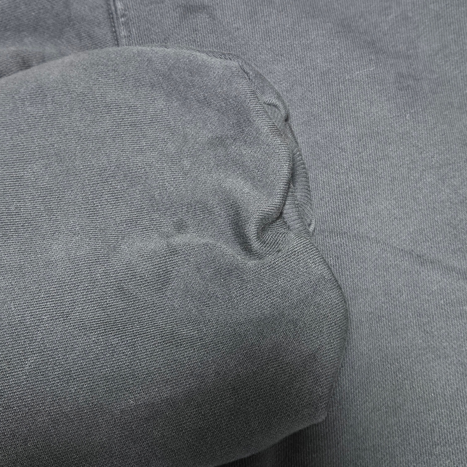 Yeezy Gap Engineered By Balenciaga Dove Hoodie Washed Black 착용 스타일 - 3