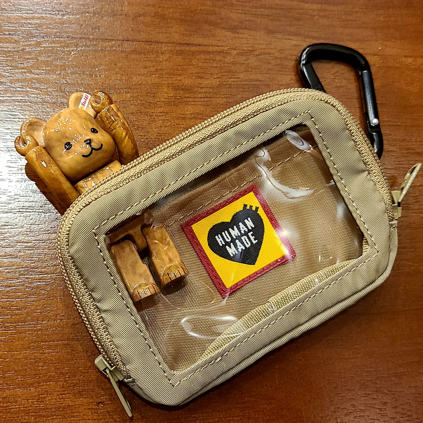 Human Made Military Card Case Beige, Bearbrick Series 48 Sealed Case 100% (24 Blind Boxes) 착용 스타일