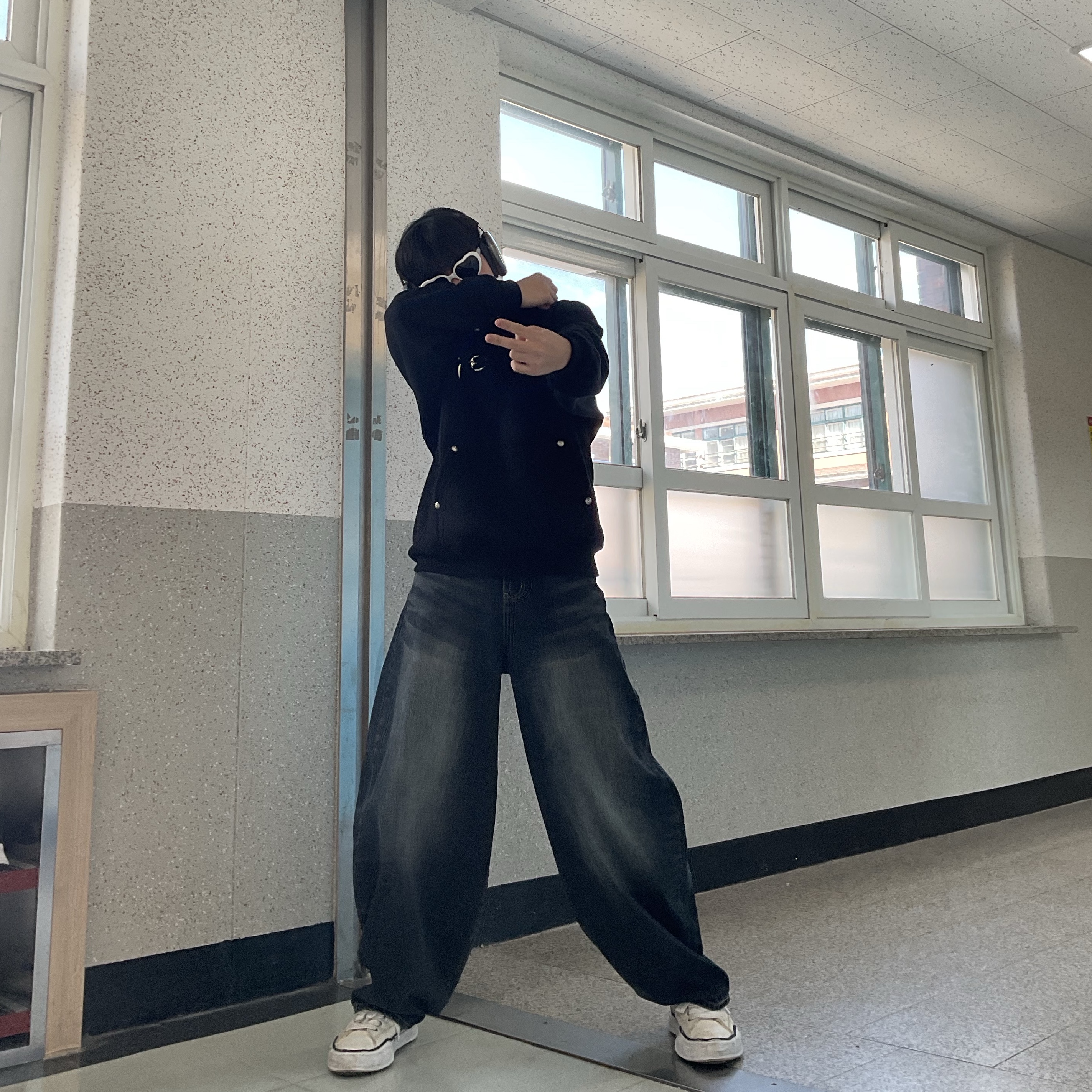 Thug Club Armor Hoodie Black, Apple AirPods Max Lightning Space Gray (Korean Ver.) 착용 스타일 - 1