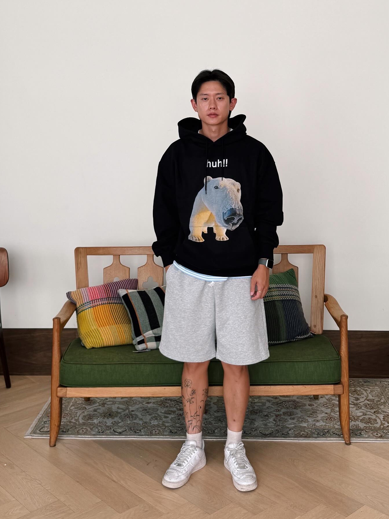 [KREAM 단독] Suade Huh Hoodie Pigment Black, Suade Huh Hoodie Melange Gray 착용 스타일