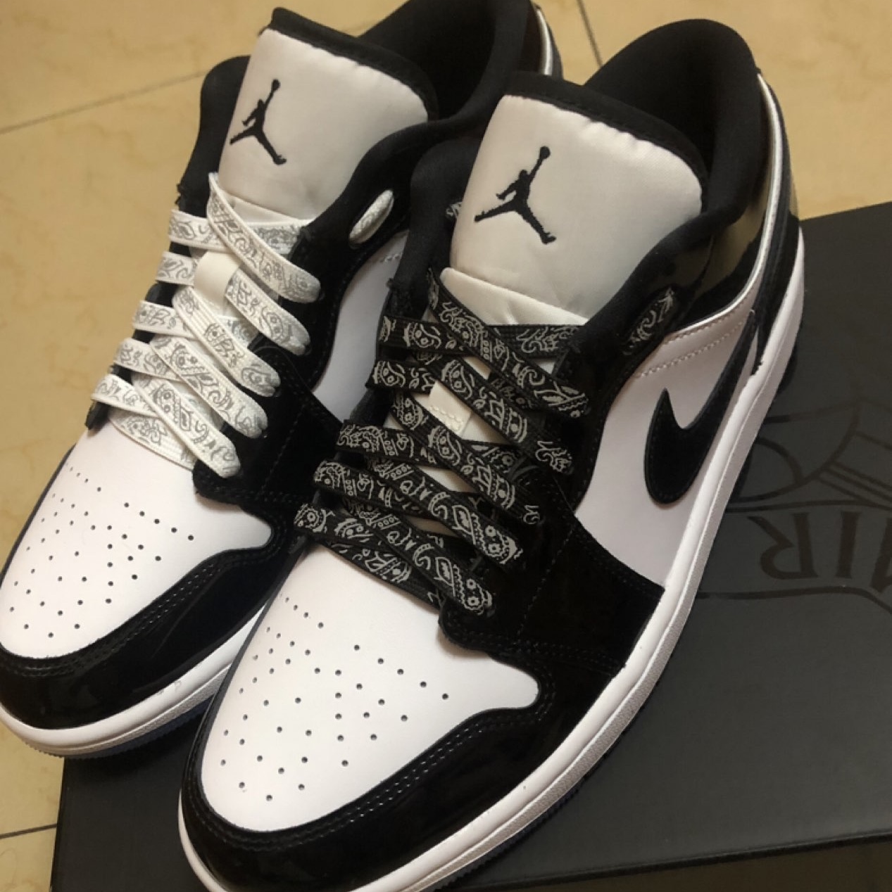 (W) Jordan 1 Low Black and White 착용 스타일 - 1