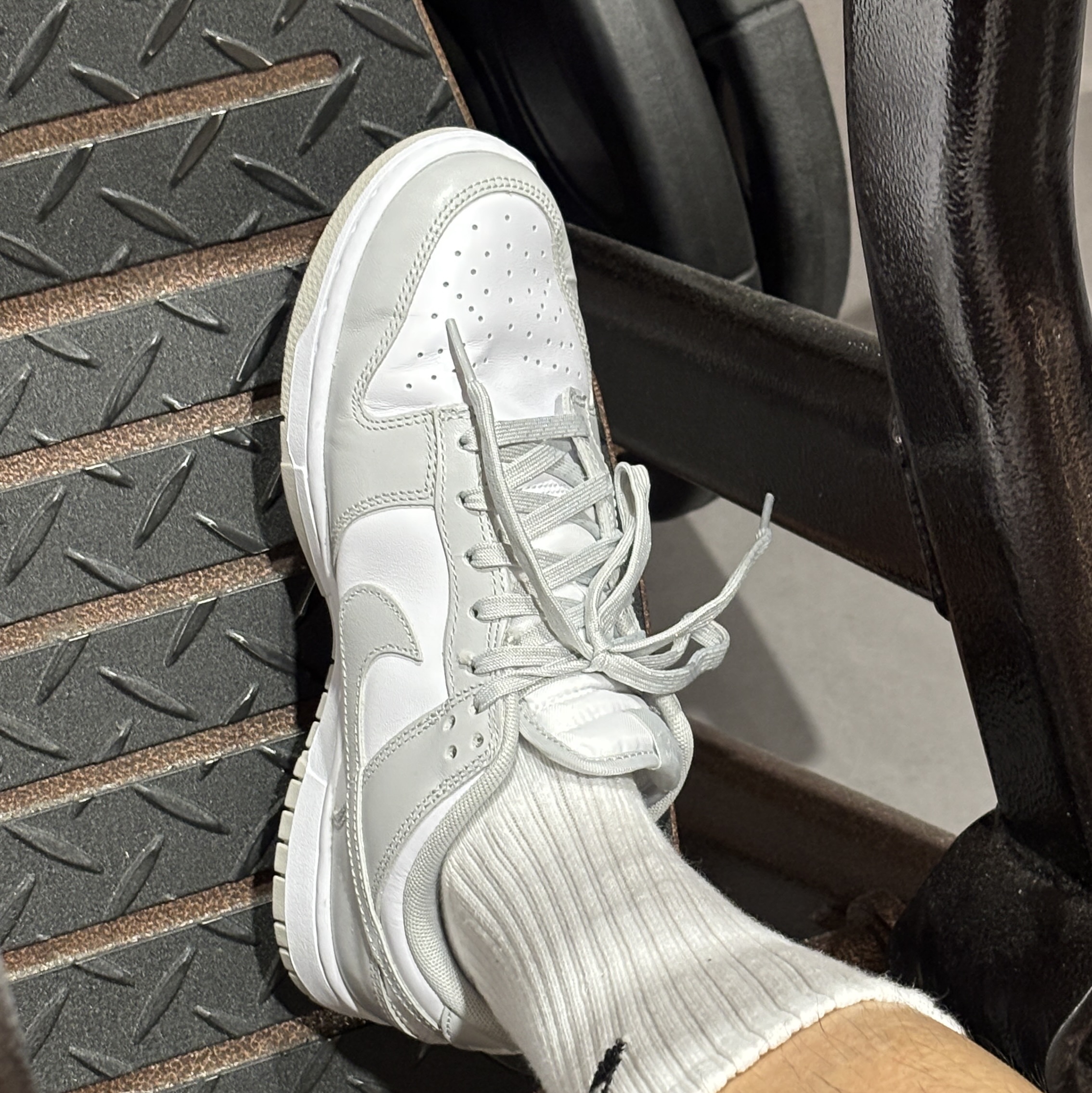 Nike Dunk Low Retro Grey Fog 착용 스타일