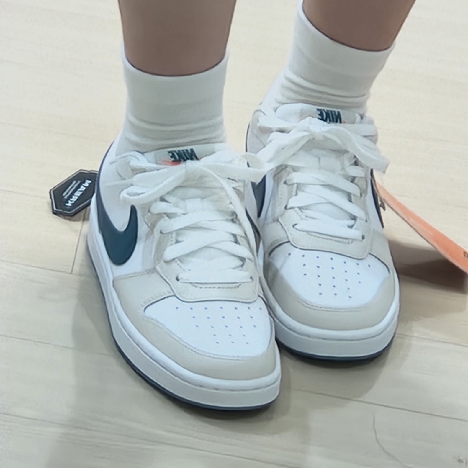 (GS) Nike Court Borough Low 2 SE Off White Green 착용 스타일
