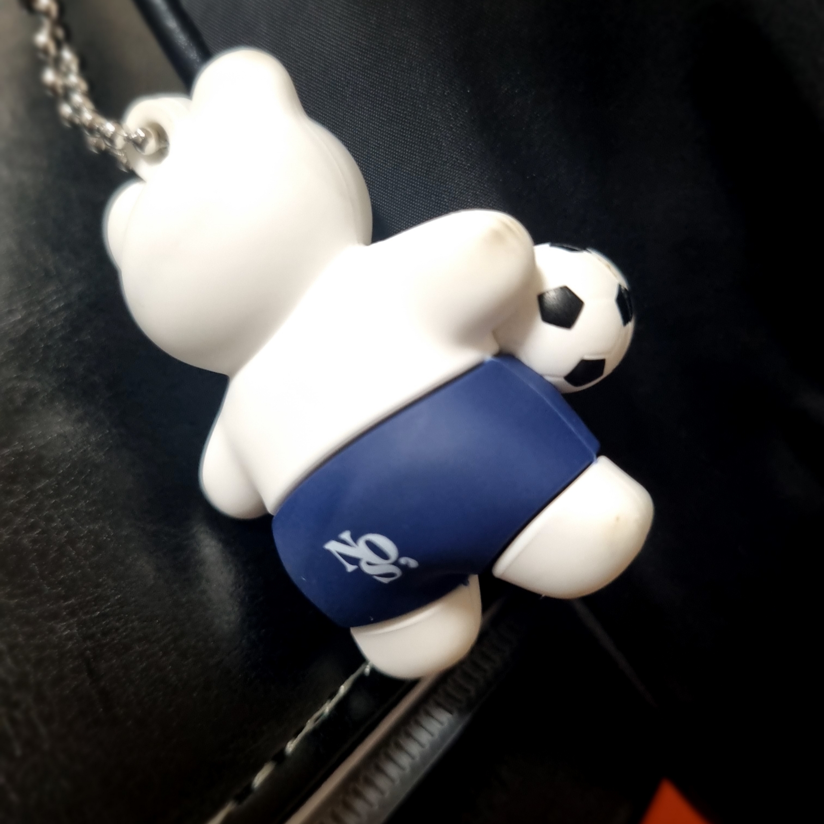 Monamhee x NOS7 SON.hee Figure Keyring Cream 착용 스타일