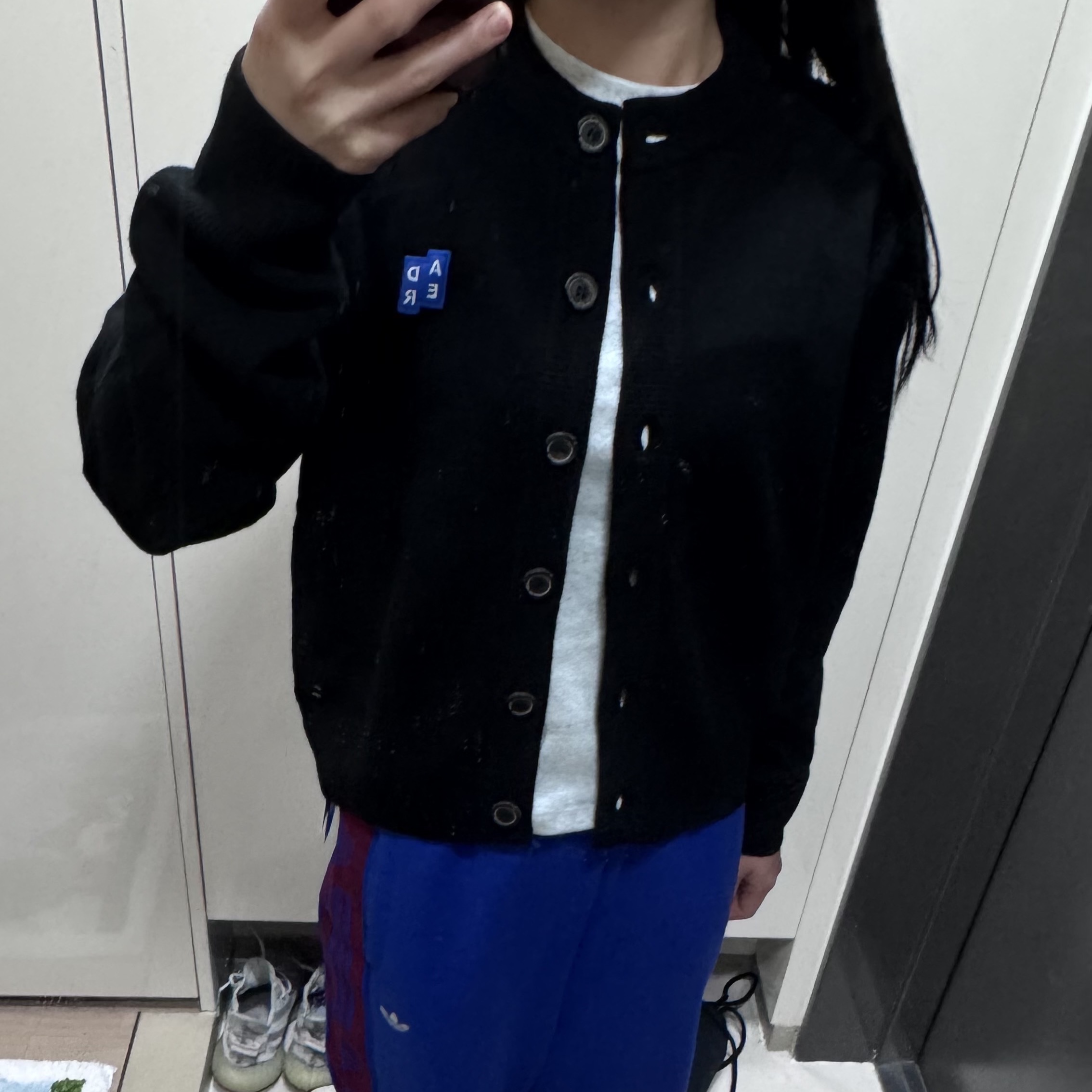 Ader Error Sig; TRS/BL Tag Cardigan 02 Black 착용 스타일 - 2