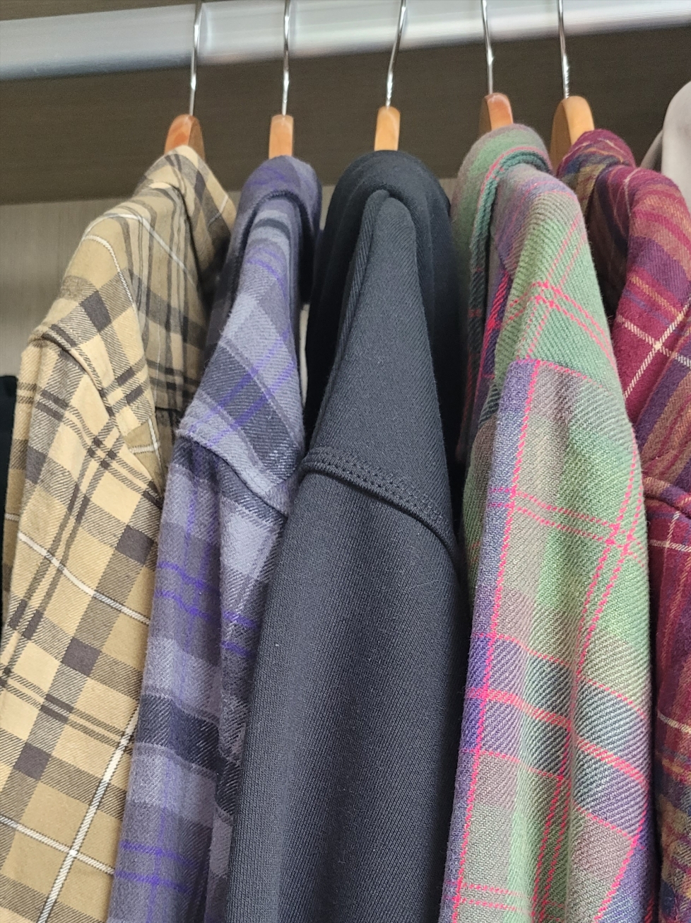 Supreme Plaid Flannel Shirt Tan - 24FW, Supreme Plaid Flannel Shirt Black - 24SS 착용 스타일 - 2