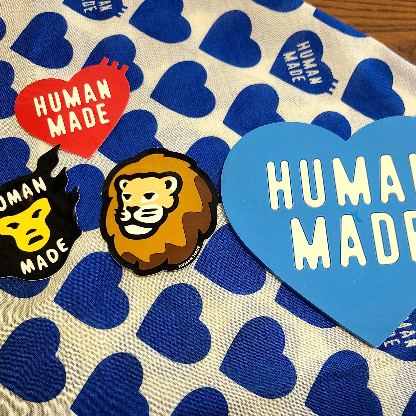 Human Made Big Bandana #2 Red, Human Made Big Bandana #2 Navy 착용 스타일 - 2