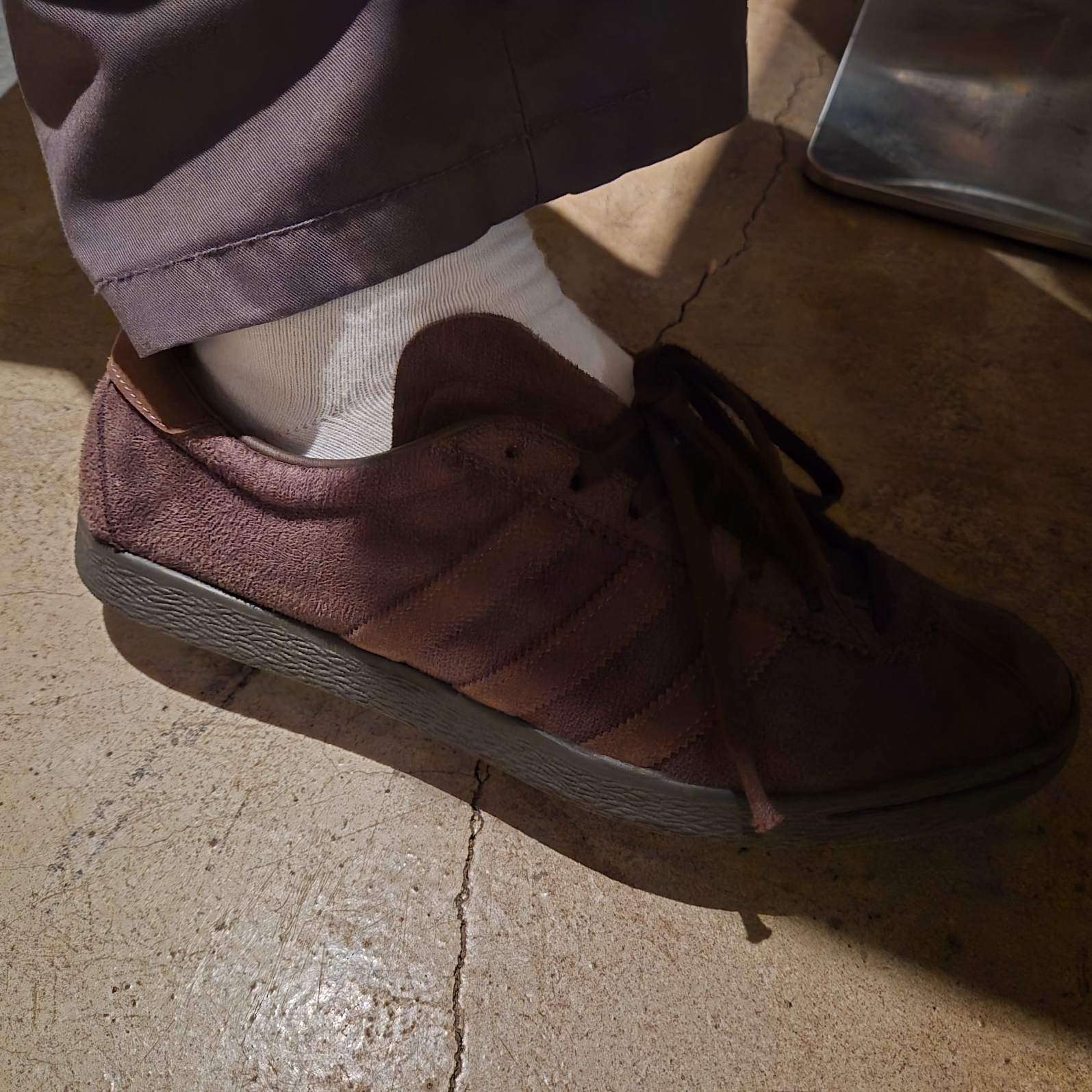 Adidas Tobacco Gruen Dark Brown 착용 스타일 - 2