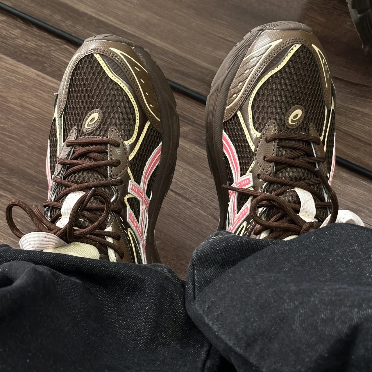 Asics UB8-S GT-2160 Brown Storm Sienna 착용 스타일 - 1
