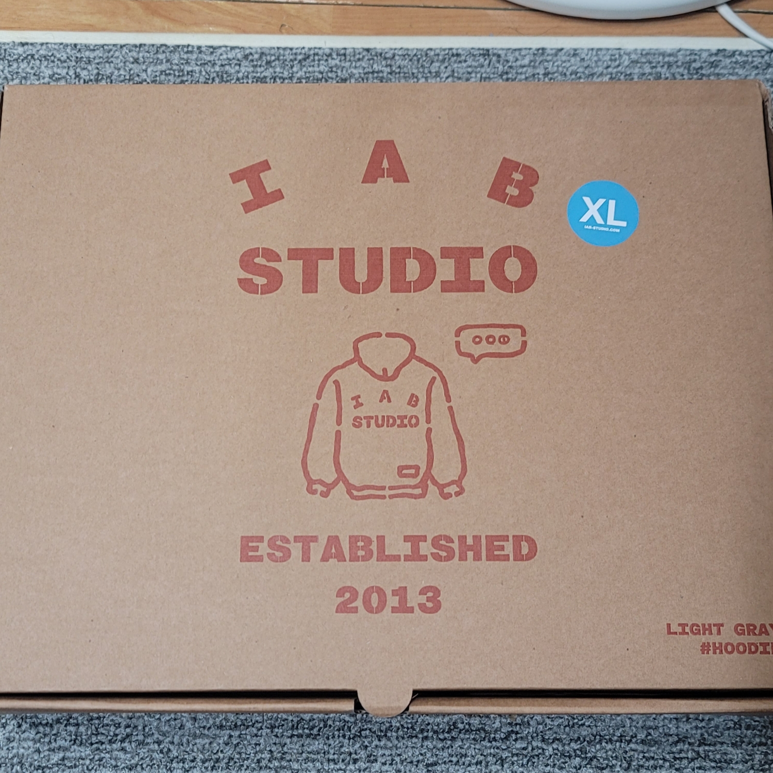 IAB Studio Hoodie Light Gray 착용 스타일 - 1