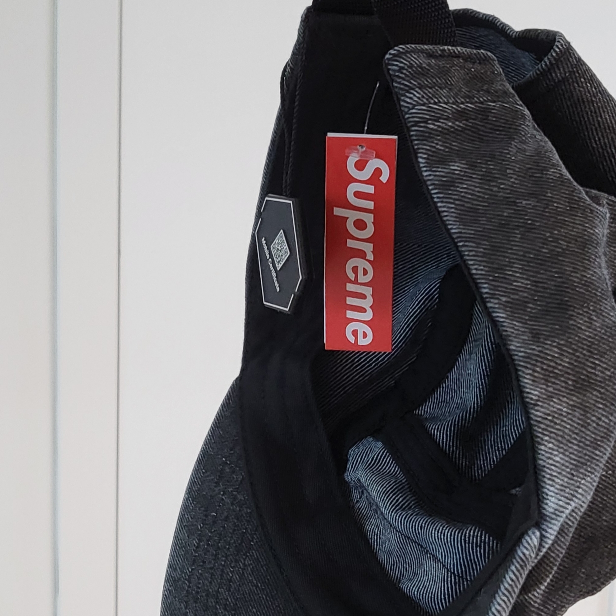 Supreme Coated Denim Camp Cap Black - 24SS 착용 스타일 - 2